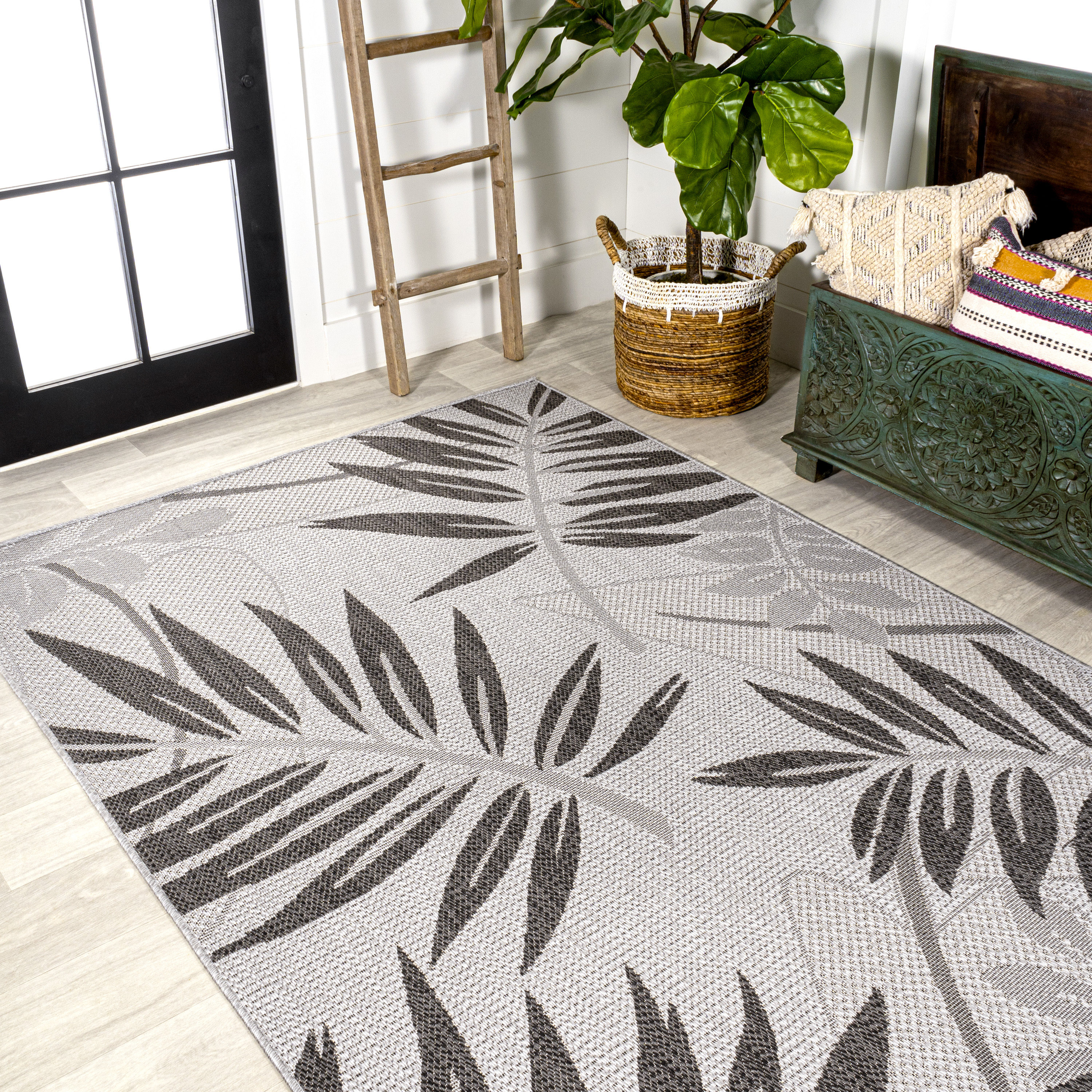 Gray/Black Floral Synthetic Reversible Rectangular Area Rug 5x8 Feet