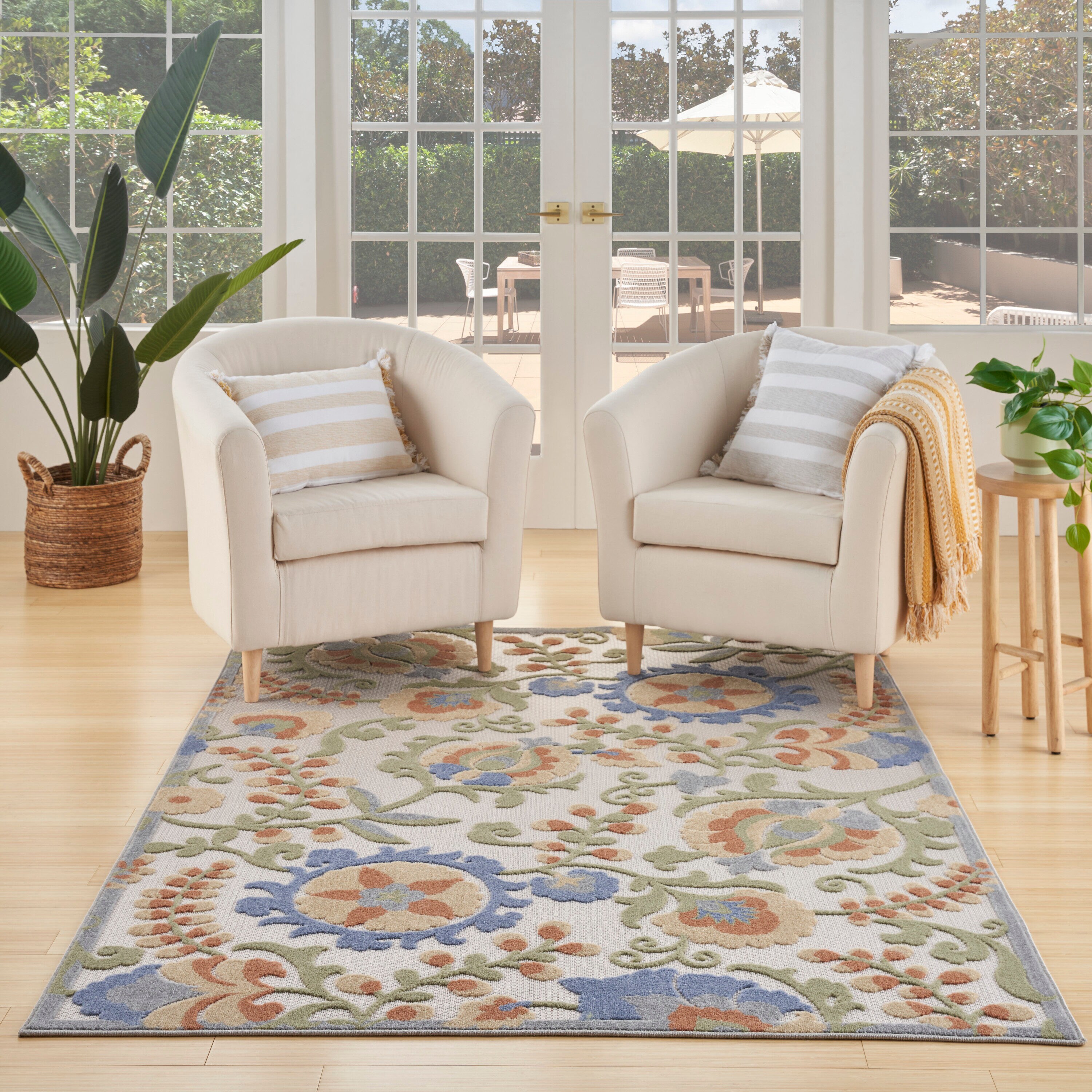 Nourison Aloha 6 X 9 (ft) Ivory Blue Indoor/Outdoor Floral/Botanical Area Rug