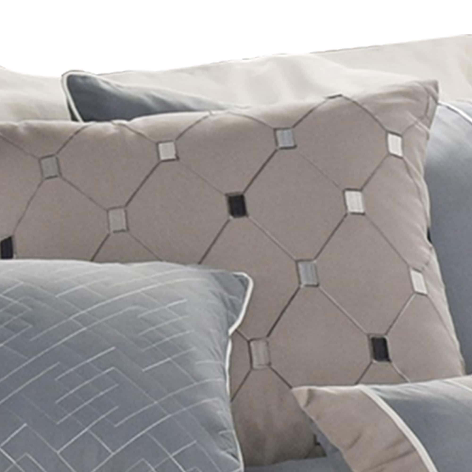 Benzara BM227298 bedding - View #5