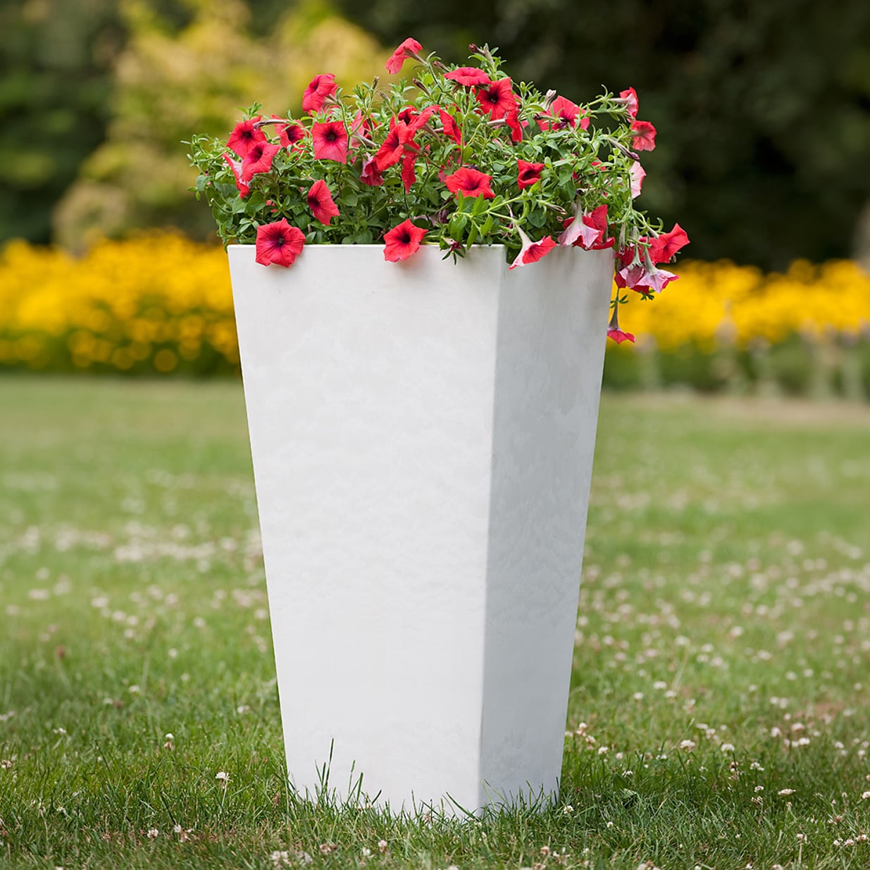 Root & Vessel 35.5-in H White Plastic/Stone Blend Indoor/Outdoor Self ...