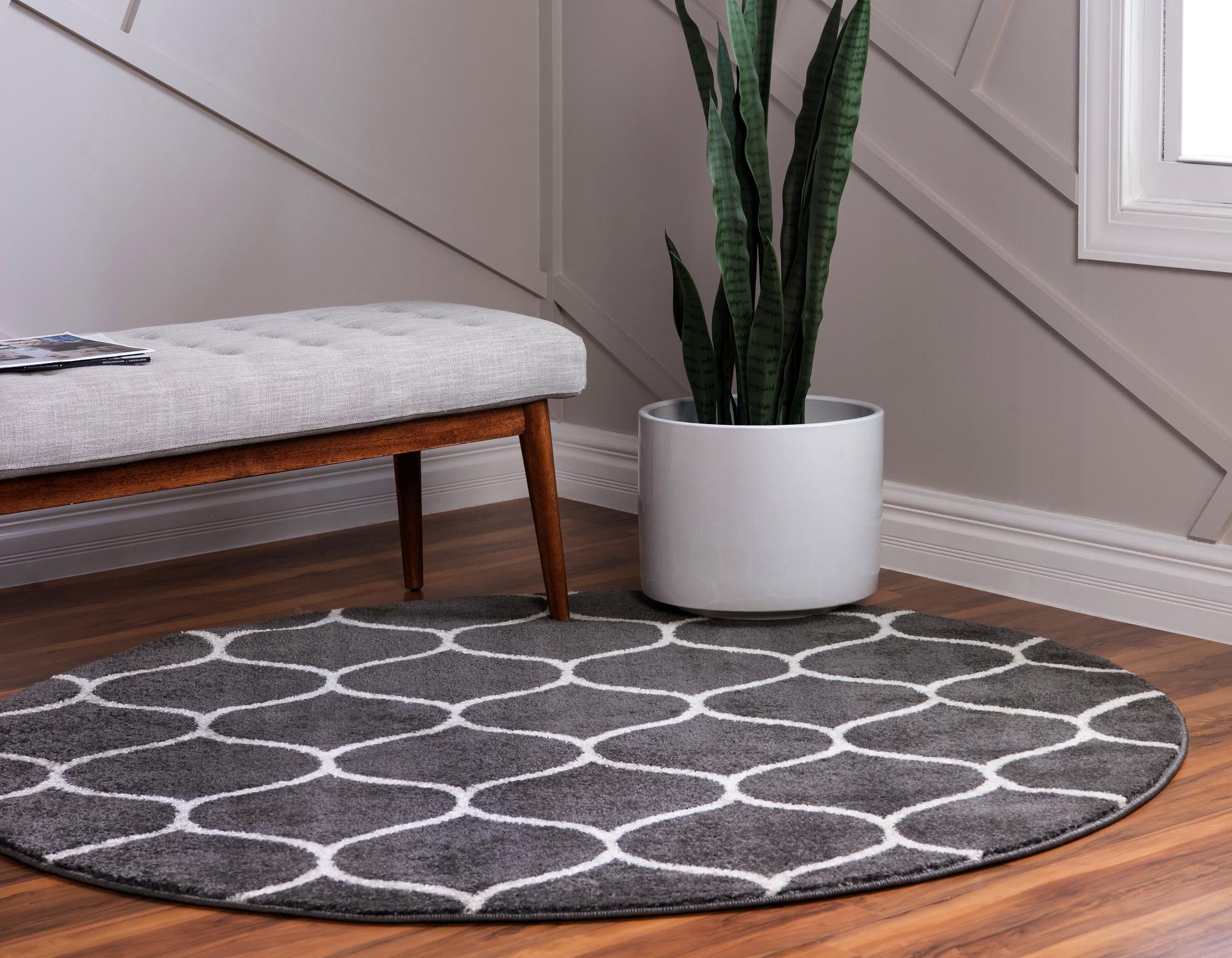 Unique Loom 3145456 Trellis Frieze 4 x 4 (ft) Loomed Polypropylene Dark Gray Round Indoor Trellis Area rug