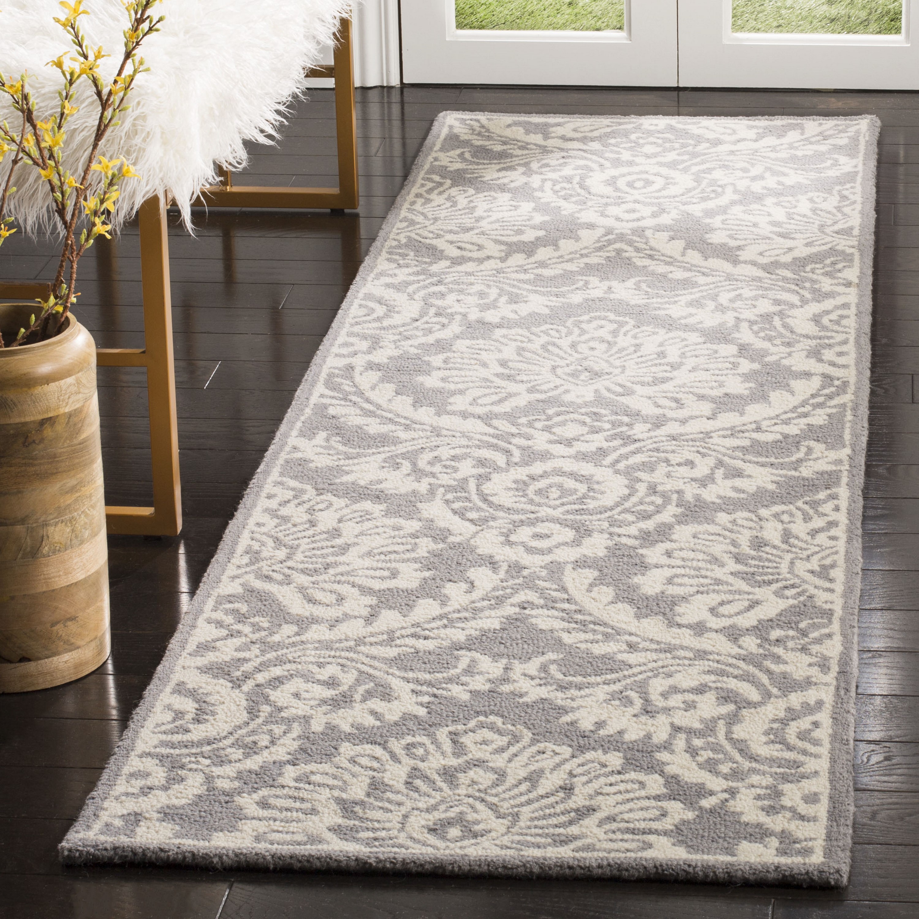 Safavieh BLM106F-28 Blossom Littie 2 x 8 (ft) Tufted Wool Gray/Ivory Rectangular Indoor Damask Runner rug