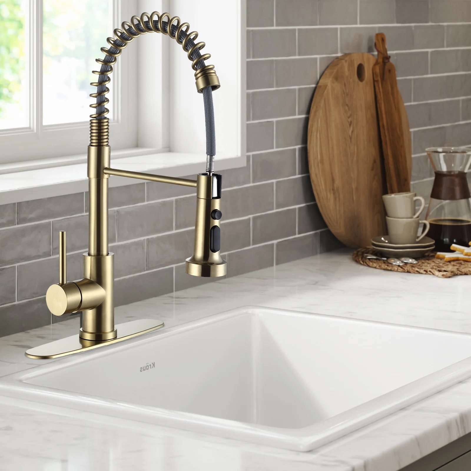 Flynama Brushed Gold Single Handle Pull Down Kitchen Faucet With Sprayer Deck Plate Included 3697