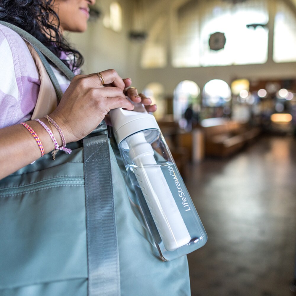 LifeStraw Go Series 22-fl oz Plastic Water Bottle- Polar White ...