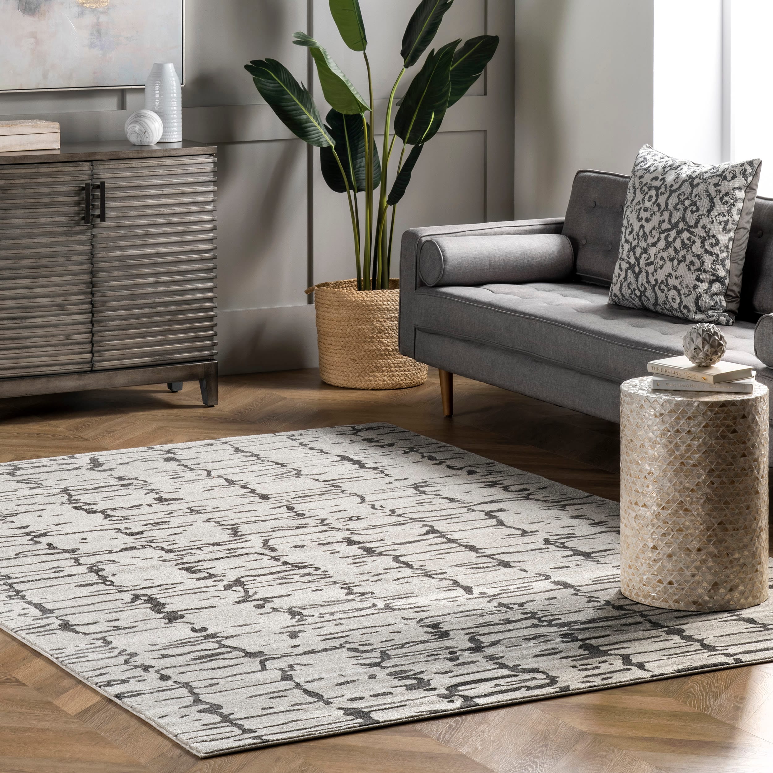 Ivory Tufted Reversible Abstract Synthetic 4' x 6' Area Rug