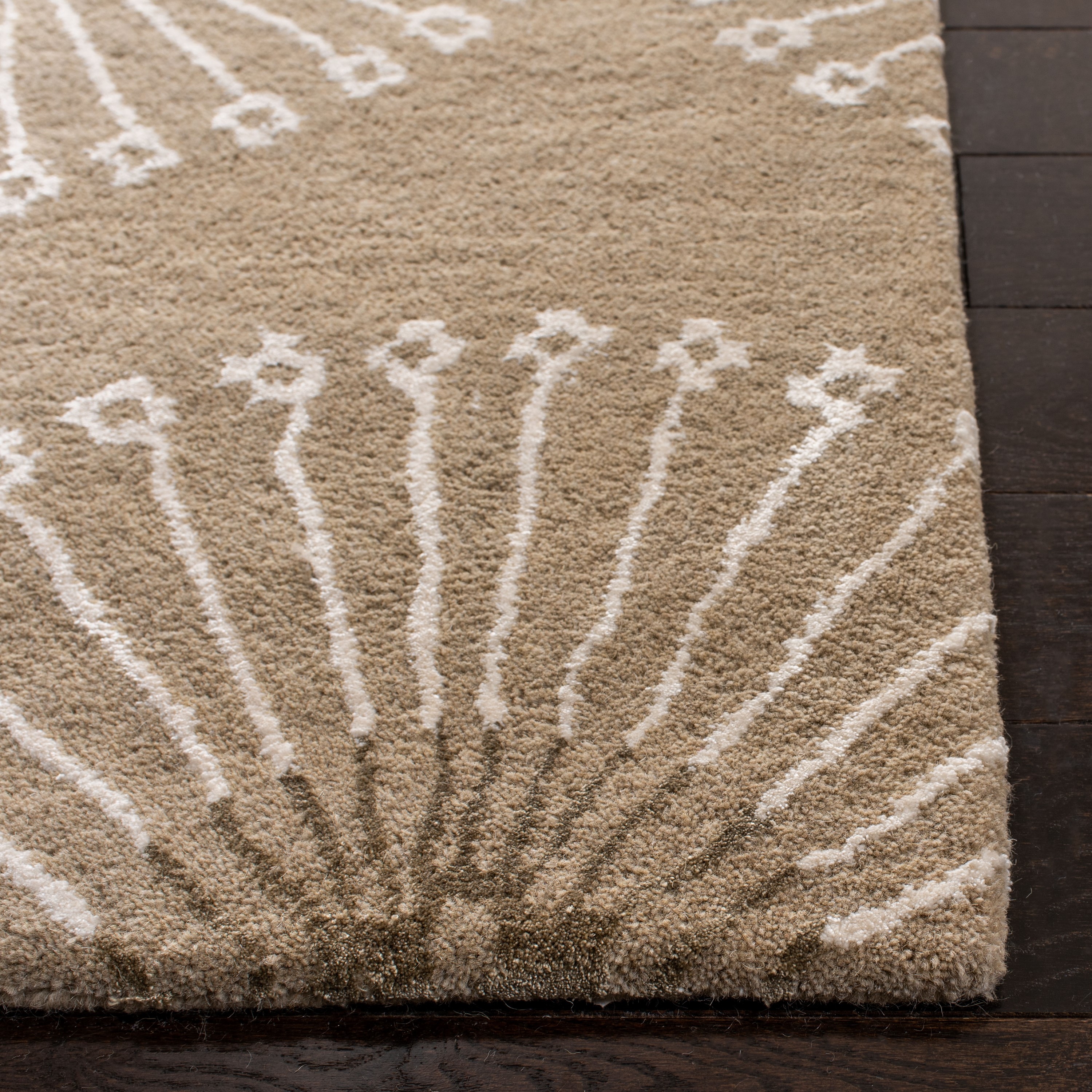 Safavieh SOH821A-4 rugs - View #3