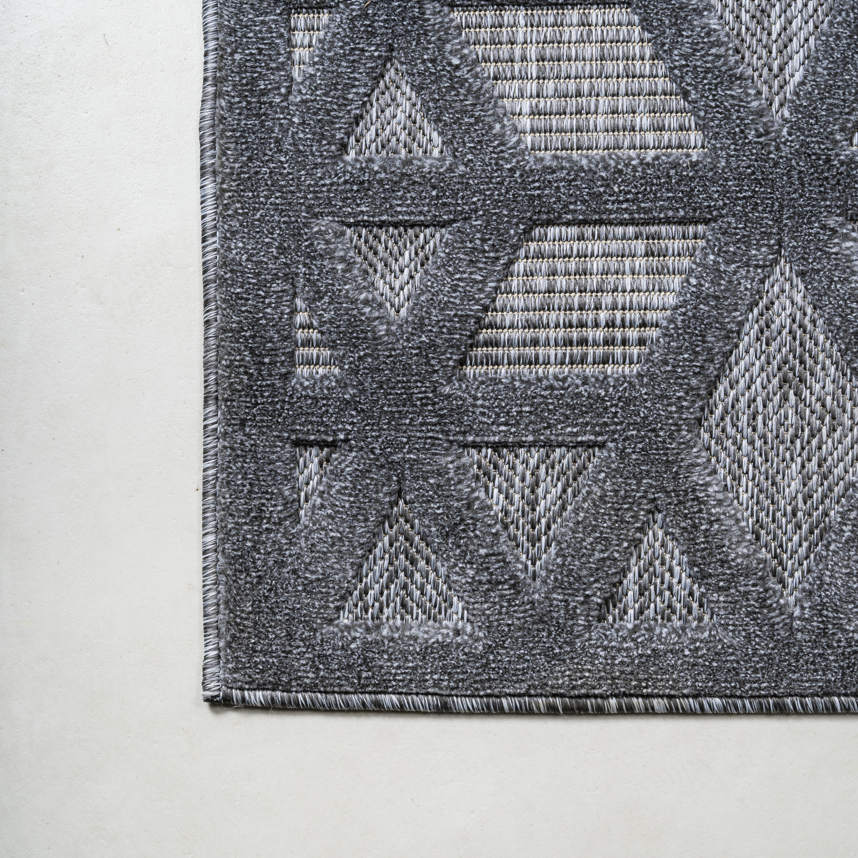 Talaia Dark Gray Geometric Synthetic Indoor/Outdoor Runner Rug