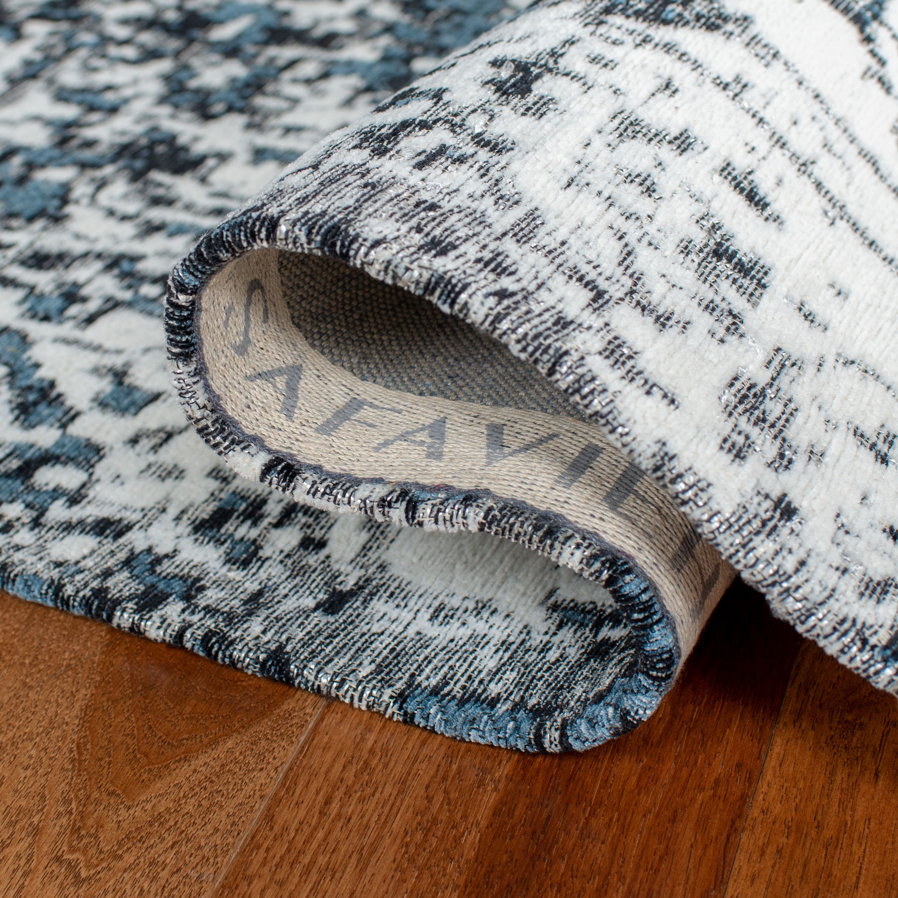 Safavieh CLV703N-4 rugs - View #5