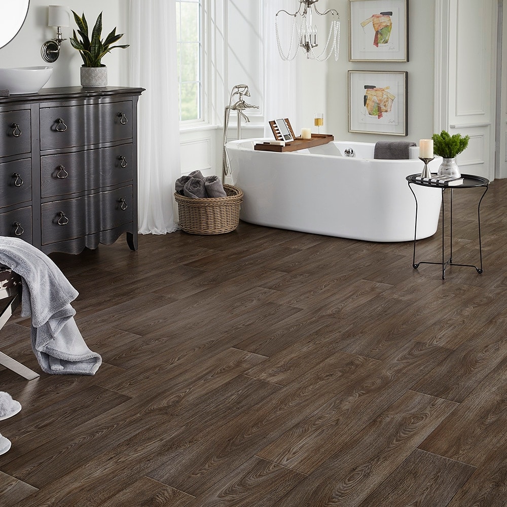 STAINMASTER Thornhill Oak Brown Wood Look 9.84-mil x 12-ft W Waterproof ...