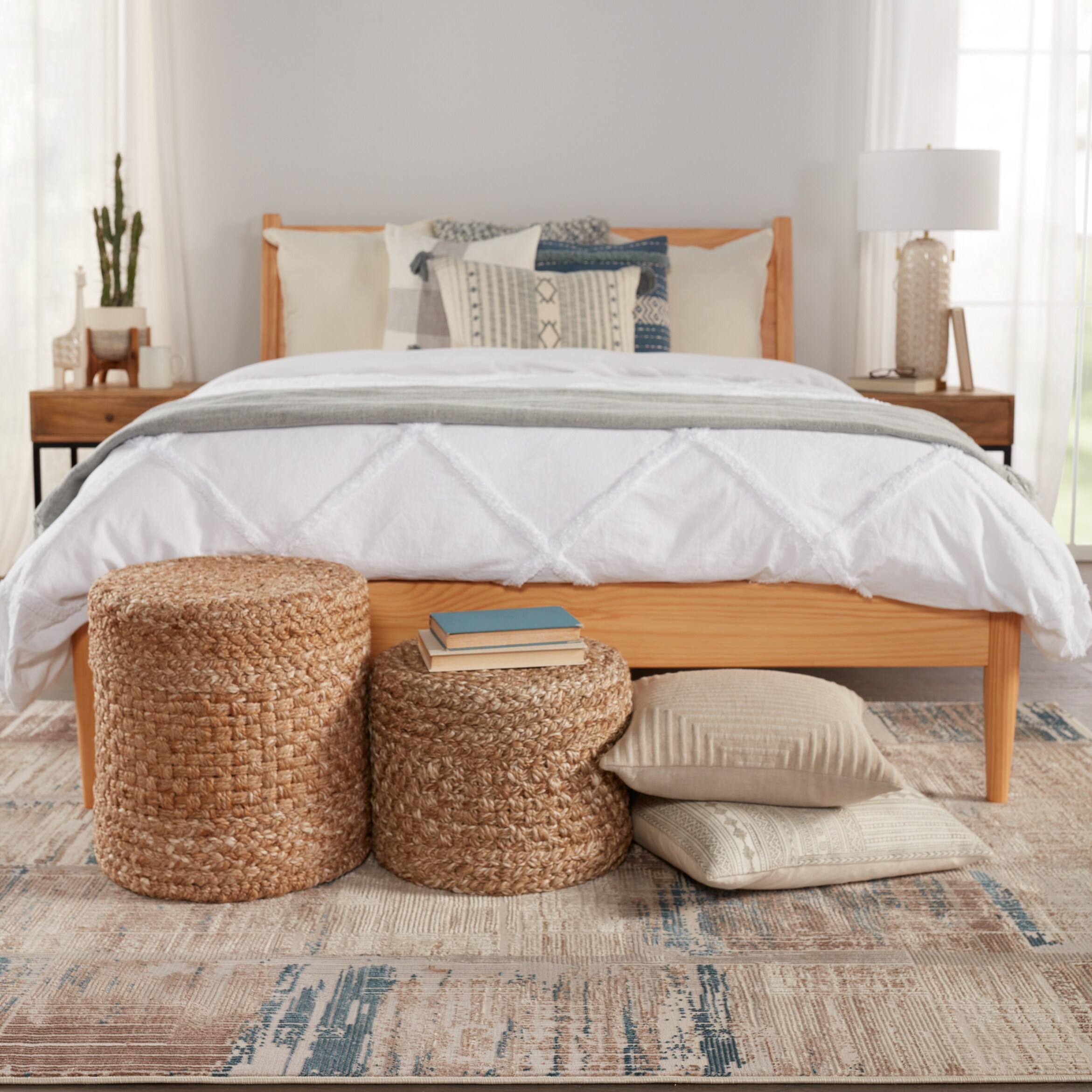 Halvard Blue and Ivory Lattice 5'x8' Washable Wool-Blend Area Rug