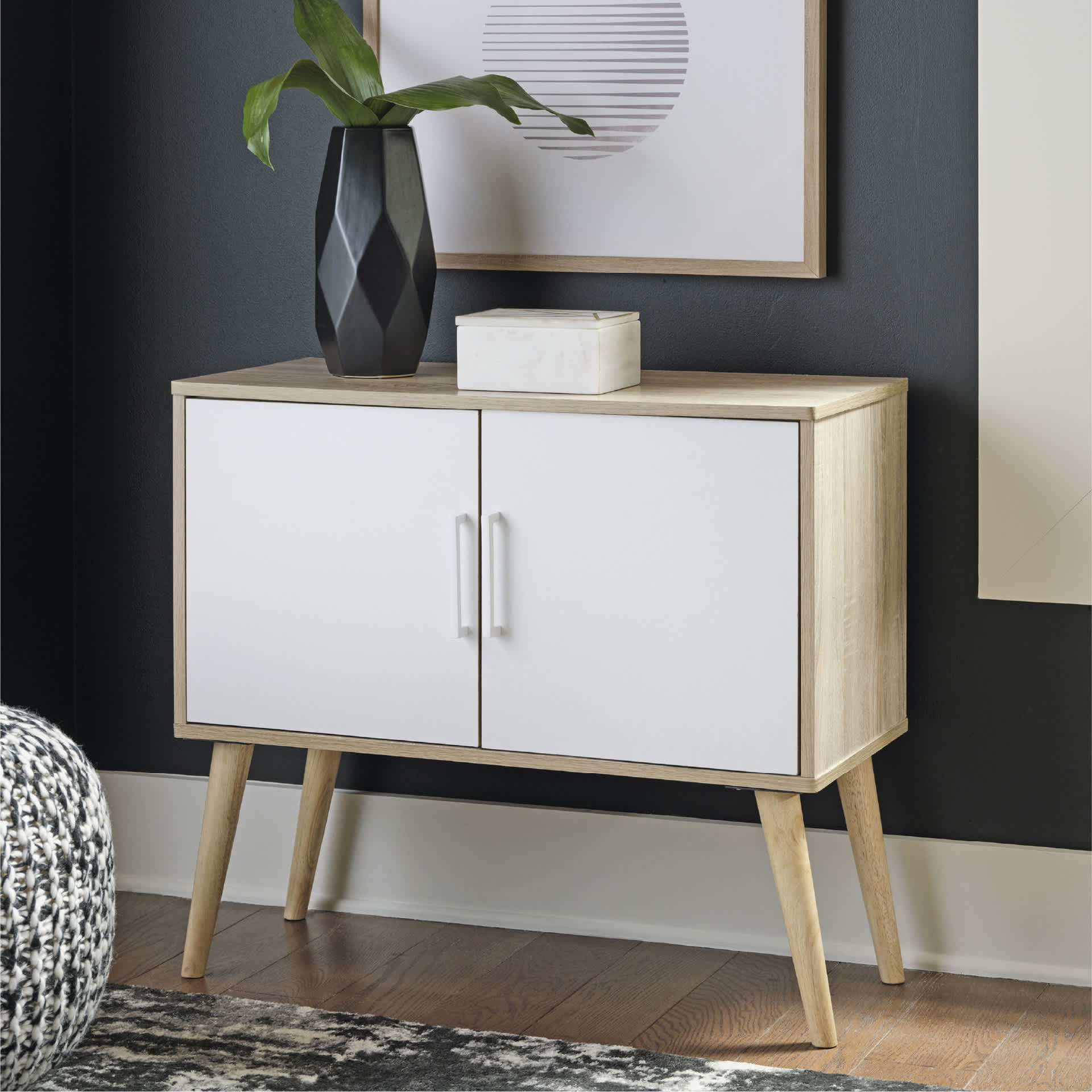 Signature Design by Ashley A4000396 chests - View #3