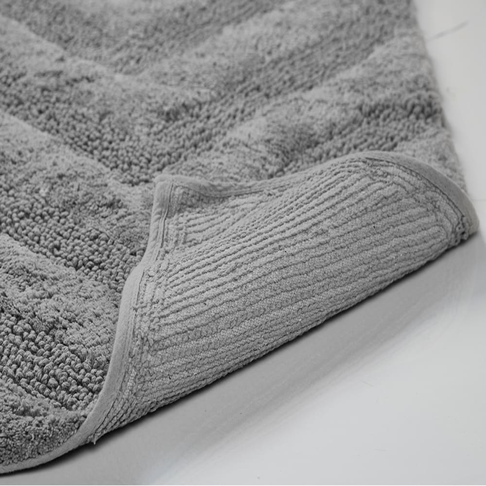 Gray Cotton Chevron Pattern Non-Slip Bath Rug 21" x 34"
