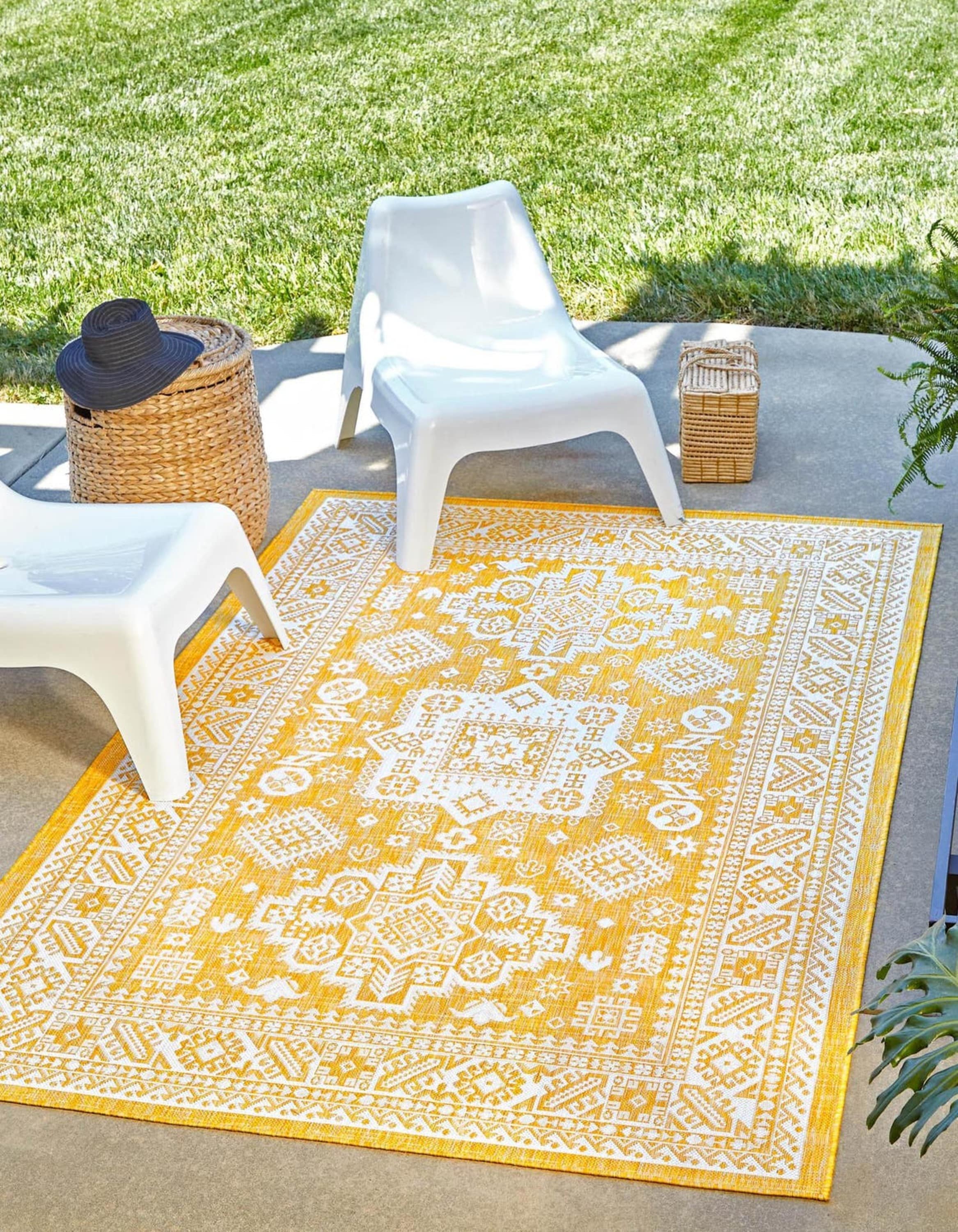 Unique Loom 3162641 Outdoor Aztec 7 x 10 (ft) Loomed Polypropylene Yellow Rectangular Indoor/Outdoor Border Area rug