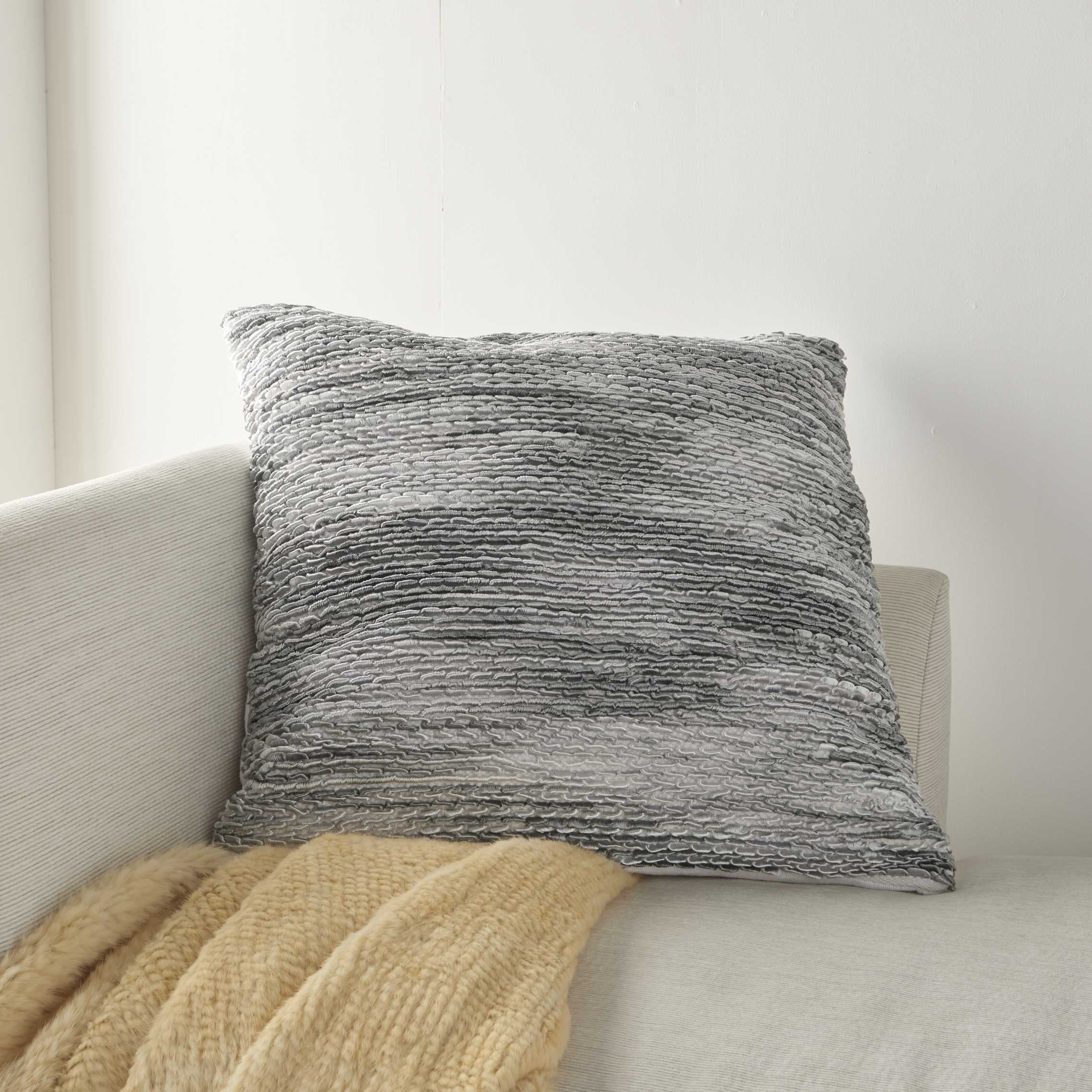 Mina Victory 798019076108 Accent-Pillows - View #2