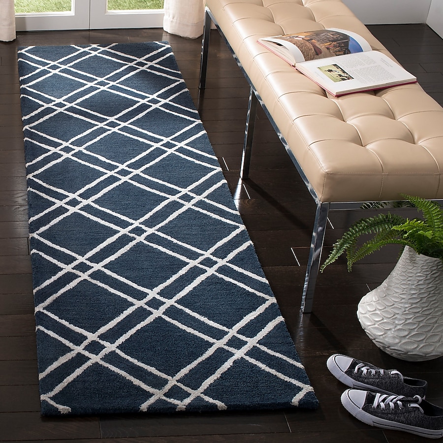 Safavieh Himalaya Ama 2 x 8 Gray/Silver Indoor Trellis Handcrafted Runner Safavieh Himalaya Ama 2 x 8 Gray/Silver Indoor Trellis Handcrafted Runner