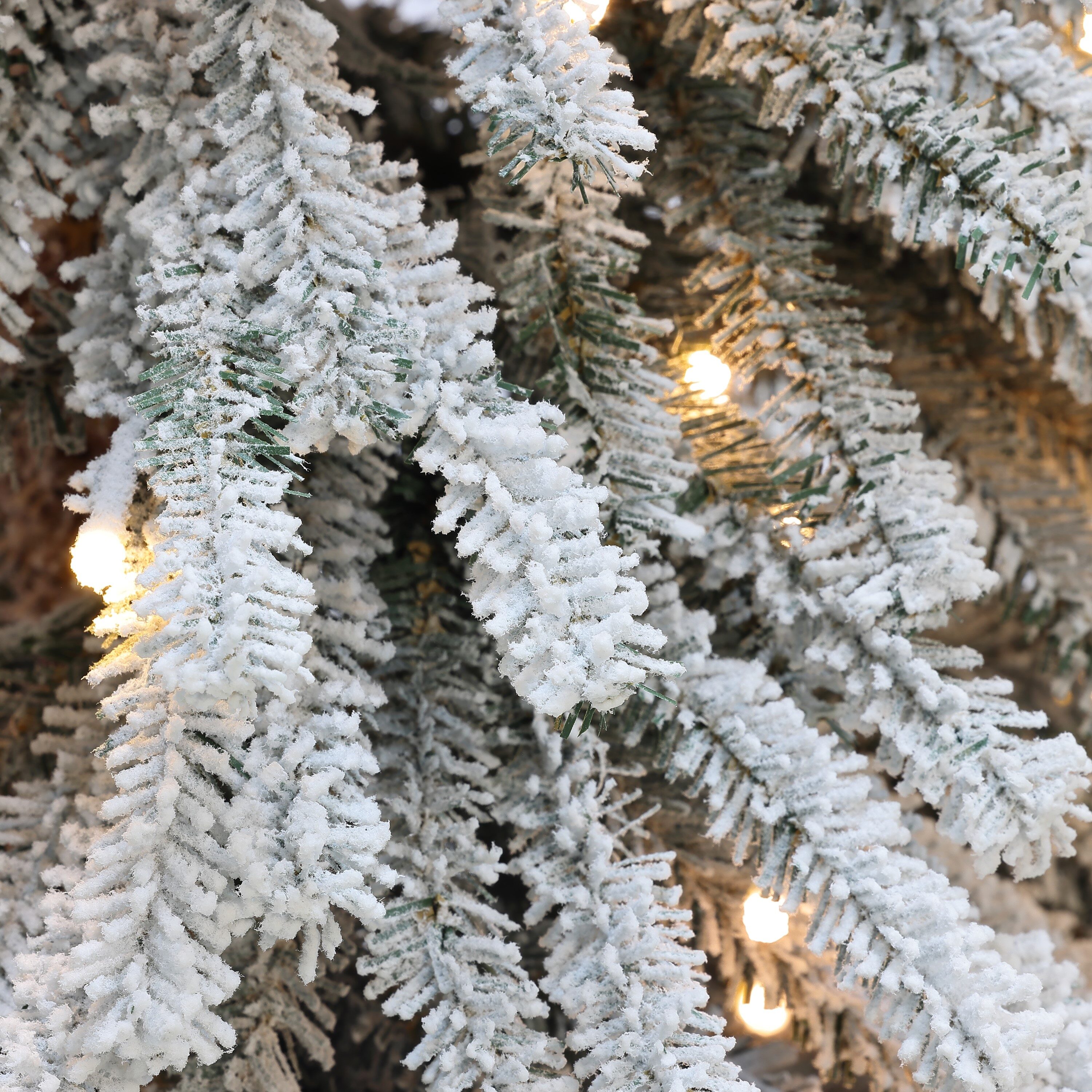 LuxenHome WHAP1807 Artificial-Christmas-Trees - View #6