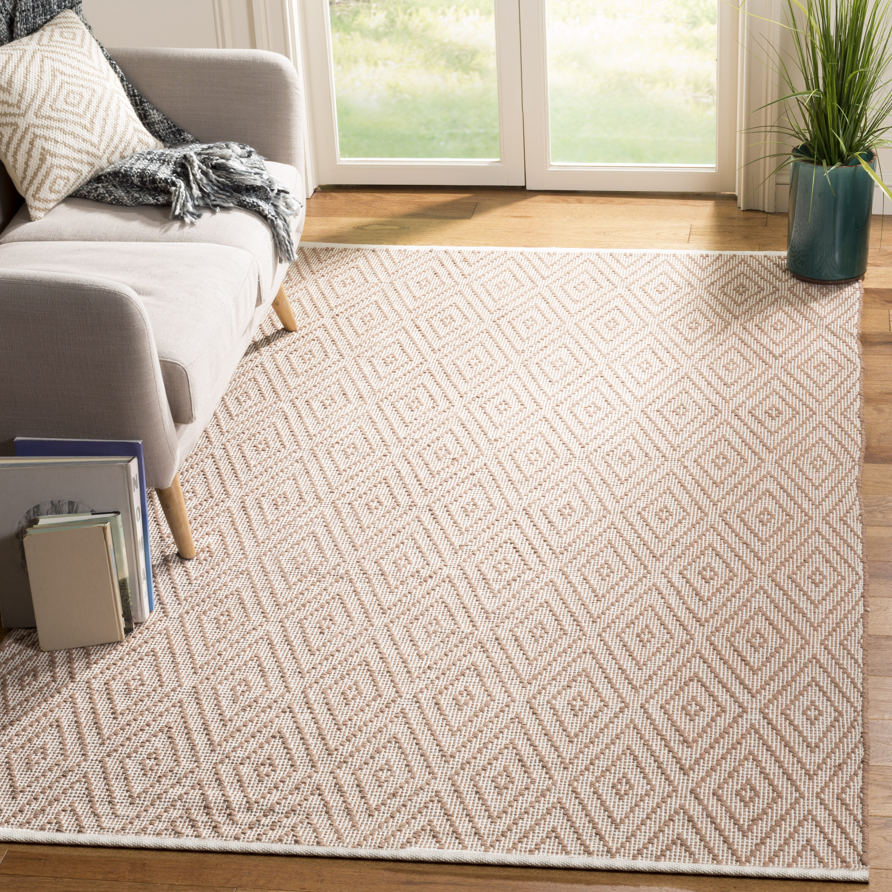 Safavieh MTK811E-3 Montauk Brighton 3 x 5 (ft) Cotton Beige/Ivory Rectangular Indoor Geometric Coastal Throw rug