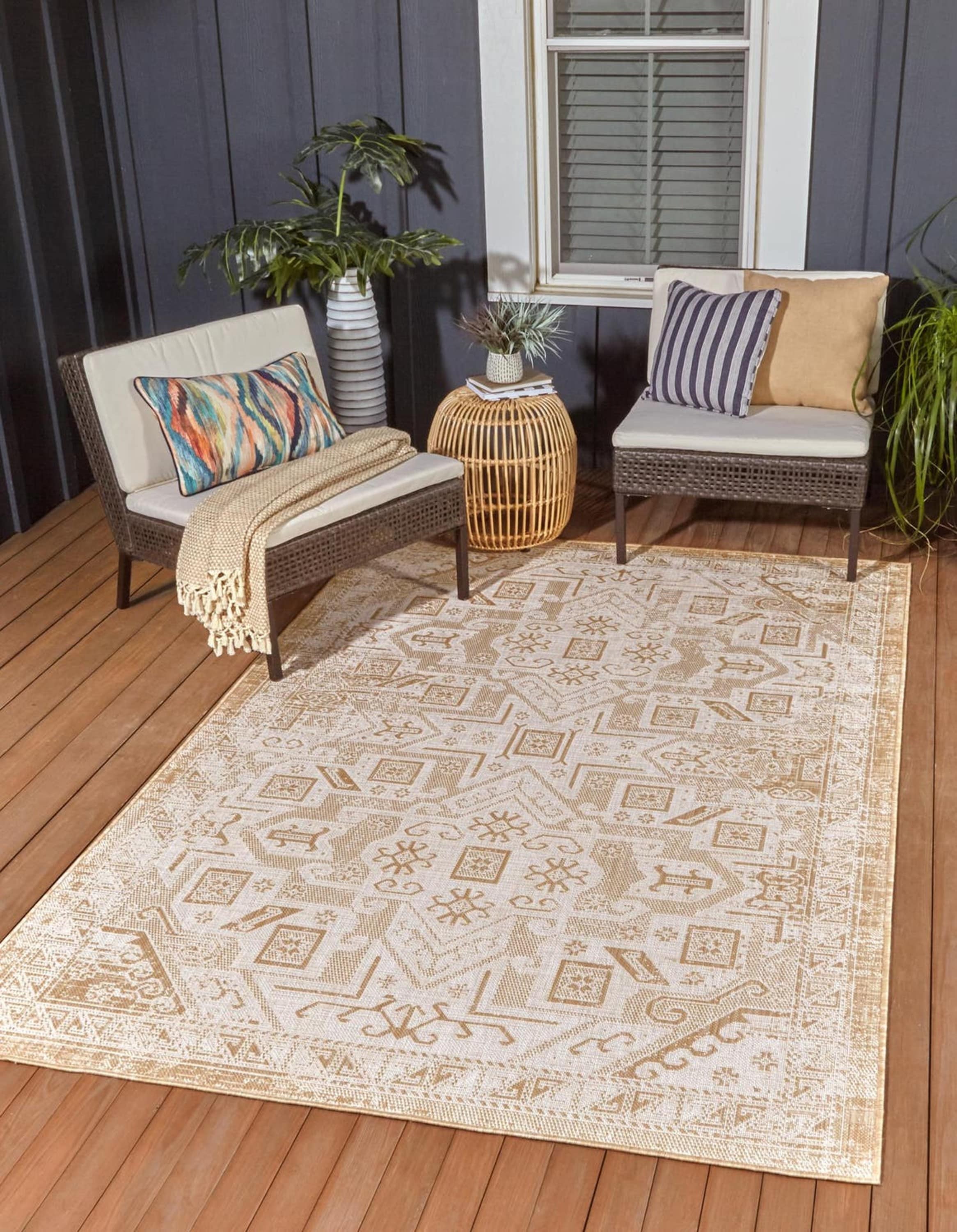 Unique Loom 3162322 Outdoor Aztec 2 x 3 (ft) Loomed Polypropylene Natural Rectangular Indoor/Outdoor Border Area rug