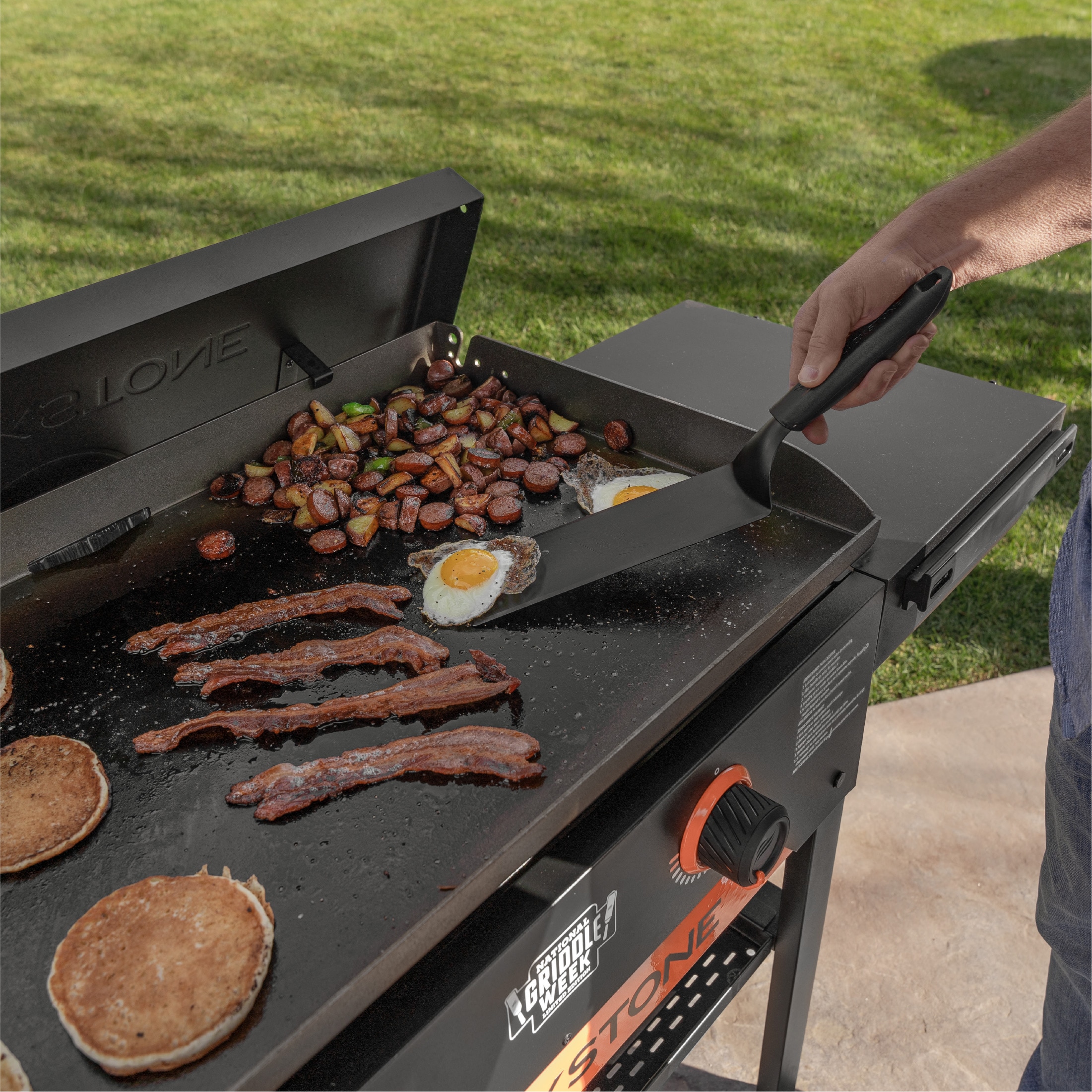 Blackstone 2351 Flat-Top-Grills - View #2