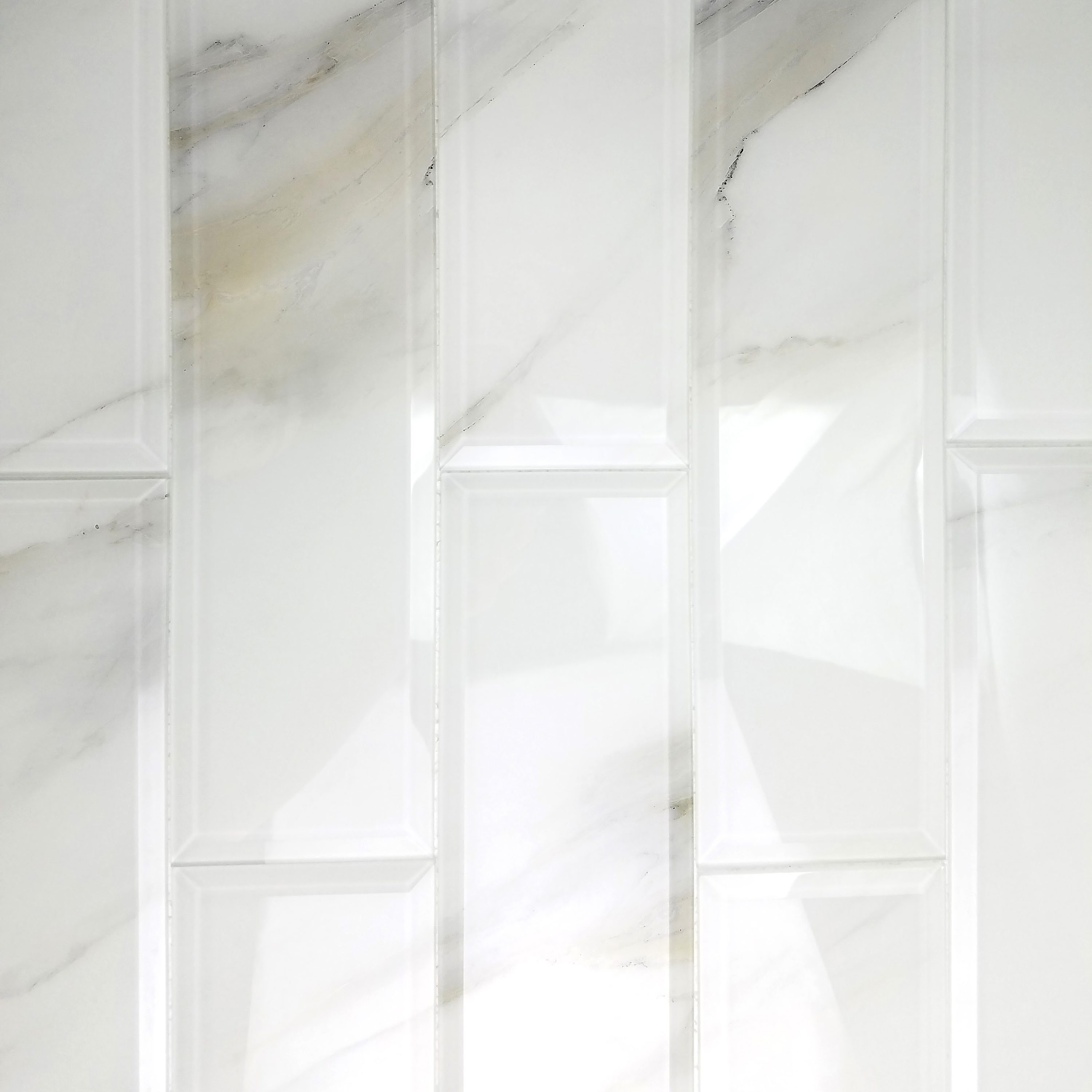 Abolos Nature 36-Pack White 4-in x 16-in Glossy Glass Marble Look Wall Tile
