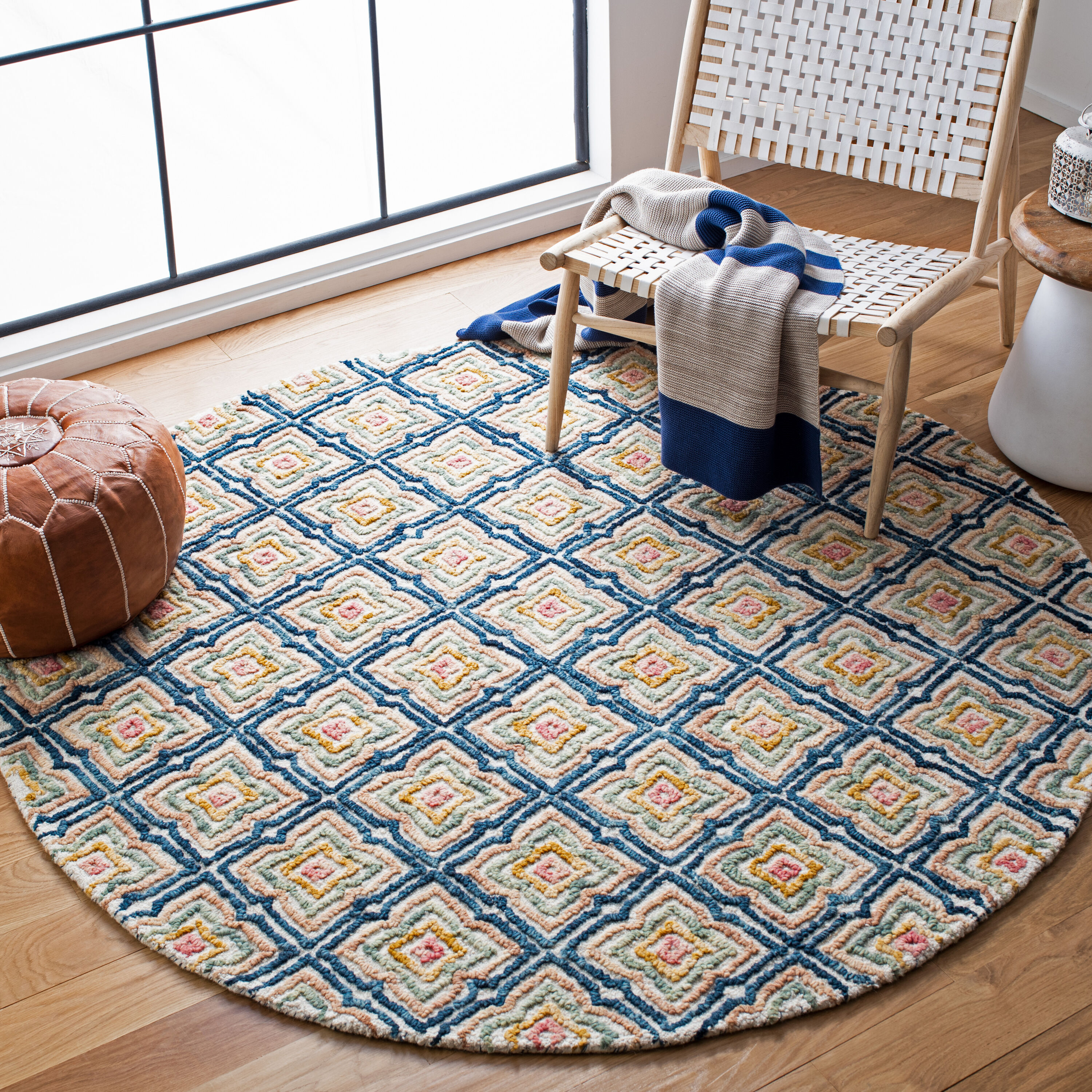Trace 512A Ivory Navy 6in x 6in Rug