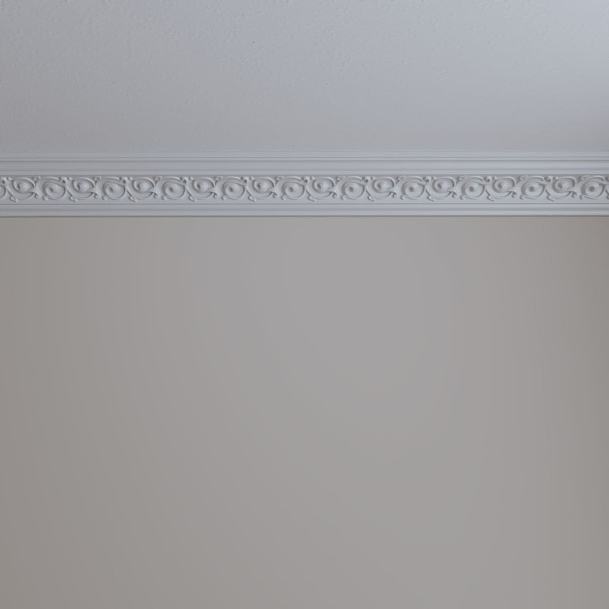Versailles White Polyurethane Crown Moulding 94.5 inches