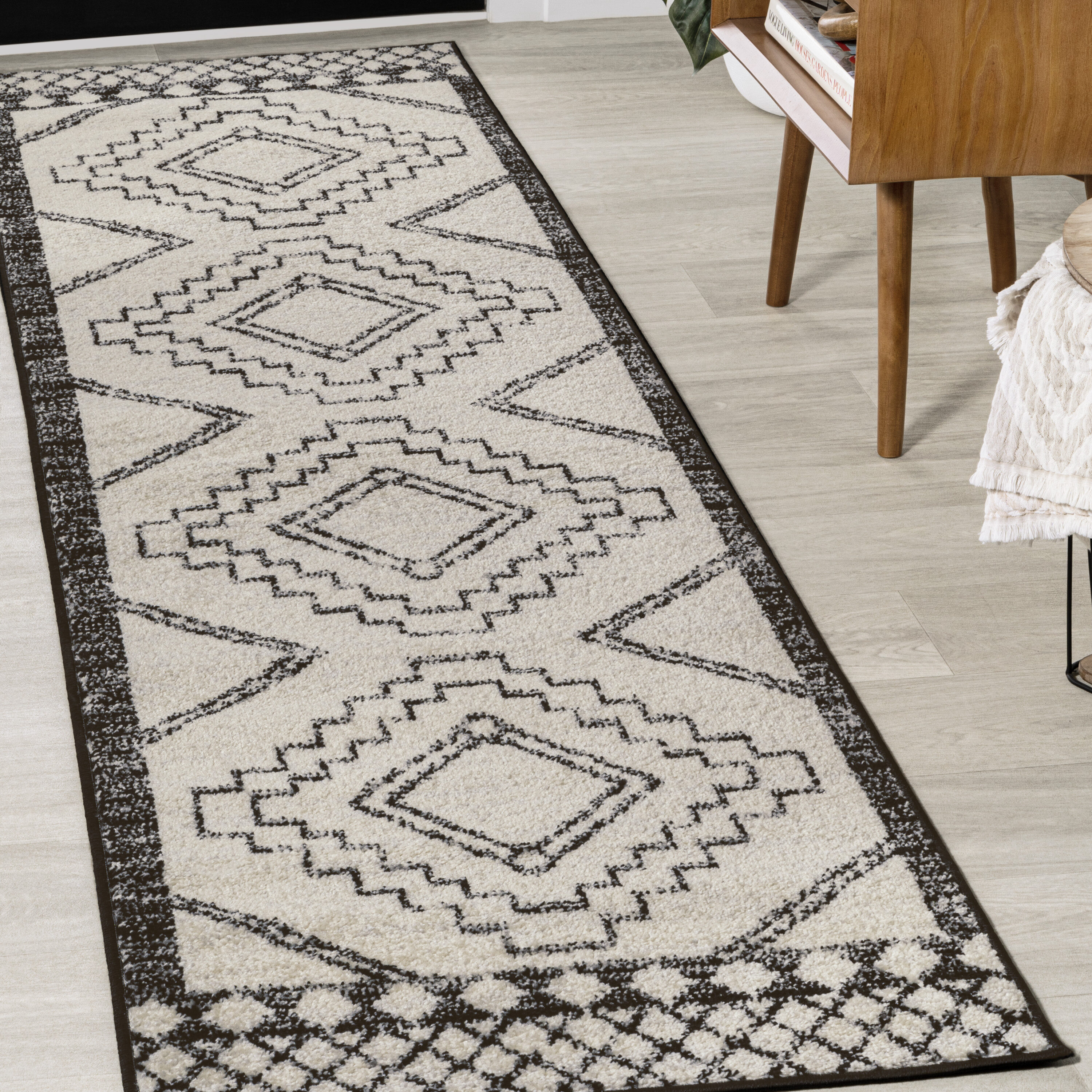 JONATHAN  Y MOH200A-210 Moroccan HYPE Amir Beni Souk 2 x 10 (ft) Loomed Polypropylene Cream/Black Rectangular Indoor Geometric Bohemian/Eclectic Runner rug