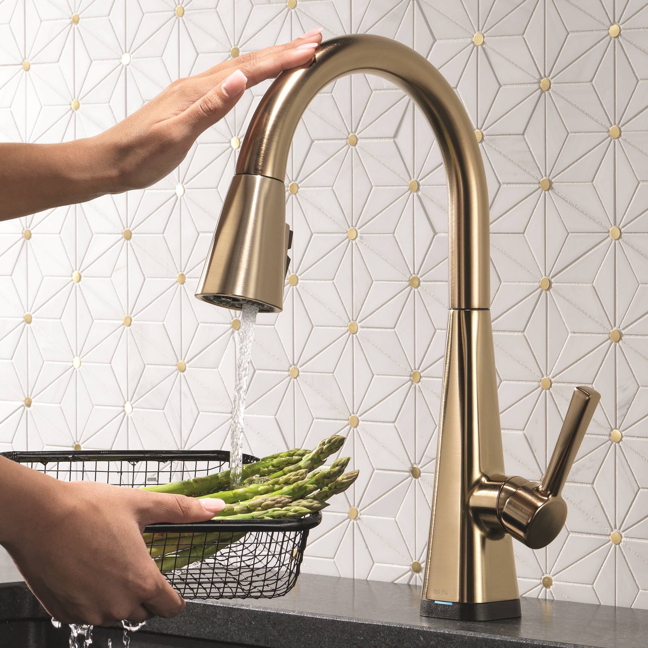 Delta Faucet Lenta top Touch Kitchen Faucet Brushed Nickel (DD2)