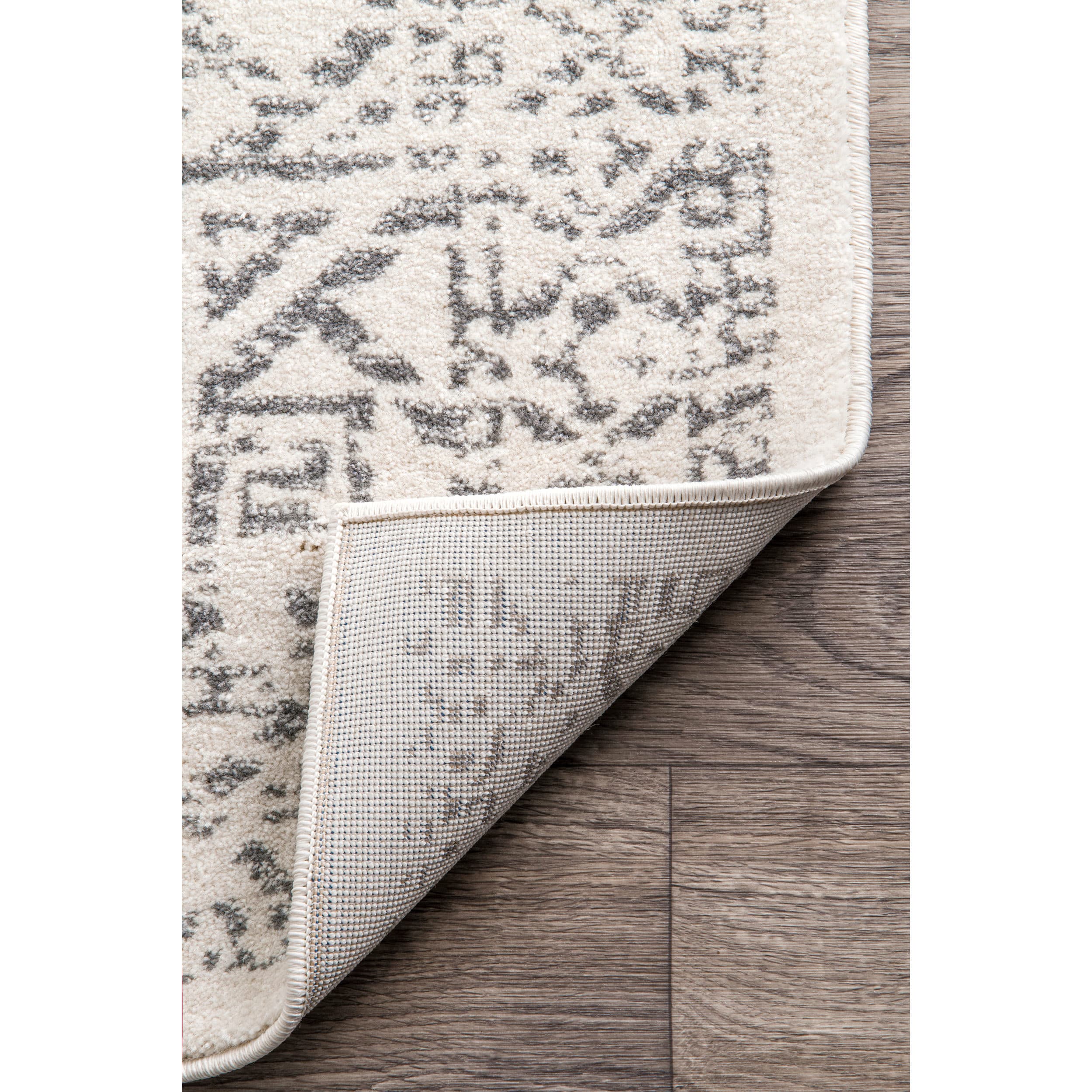 Gray 5' x 7' Reversible Synthetic Area Rug