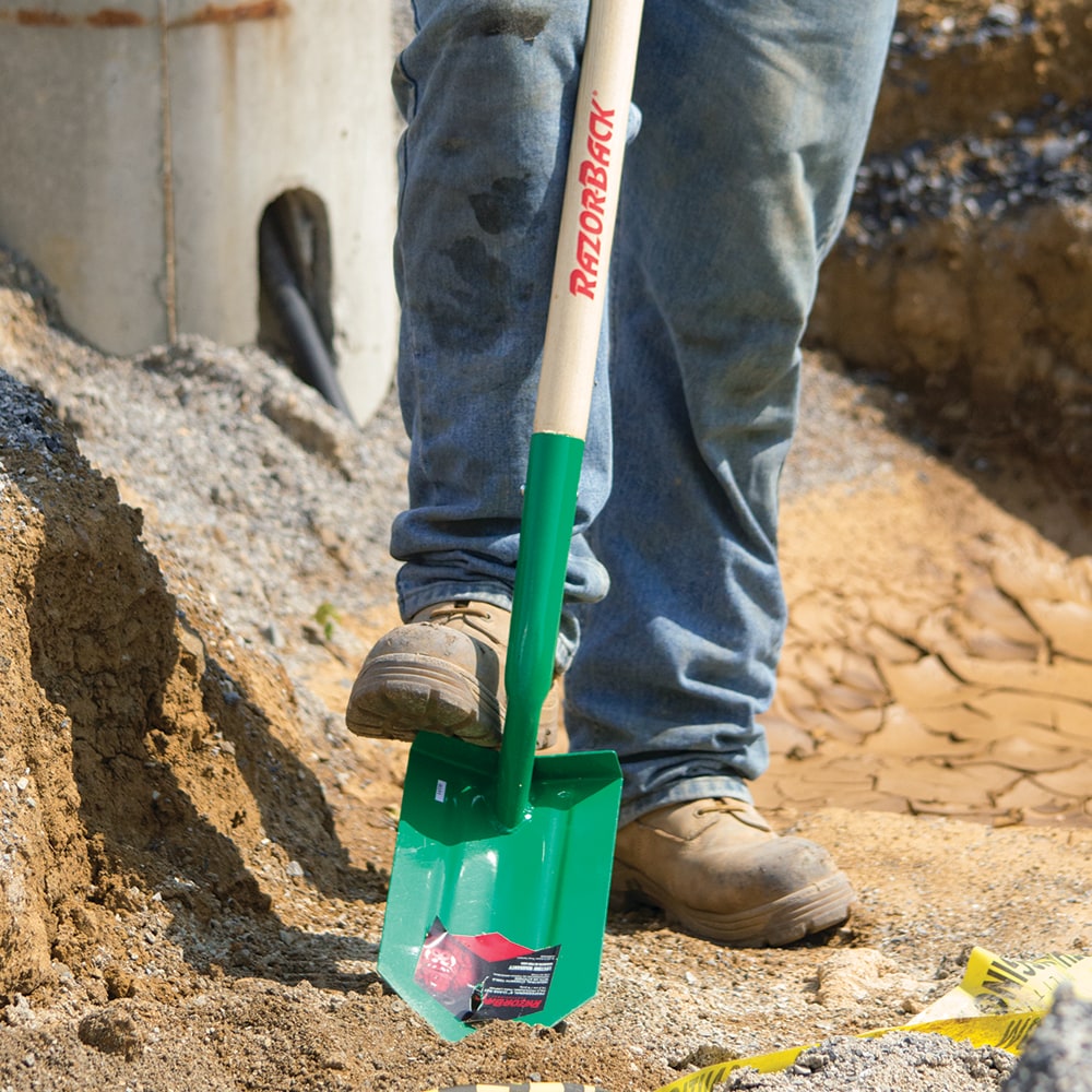 Razor-Back 48-in Wood Handle Trenching Spade 47026 at Lowes.com