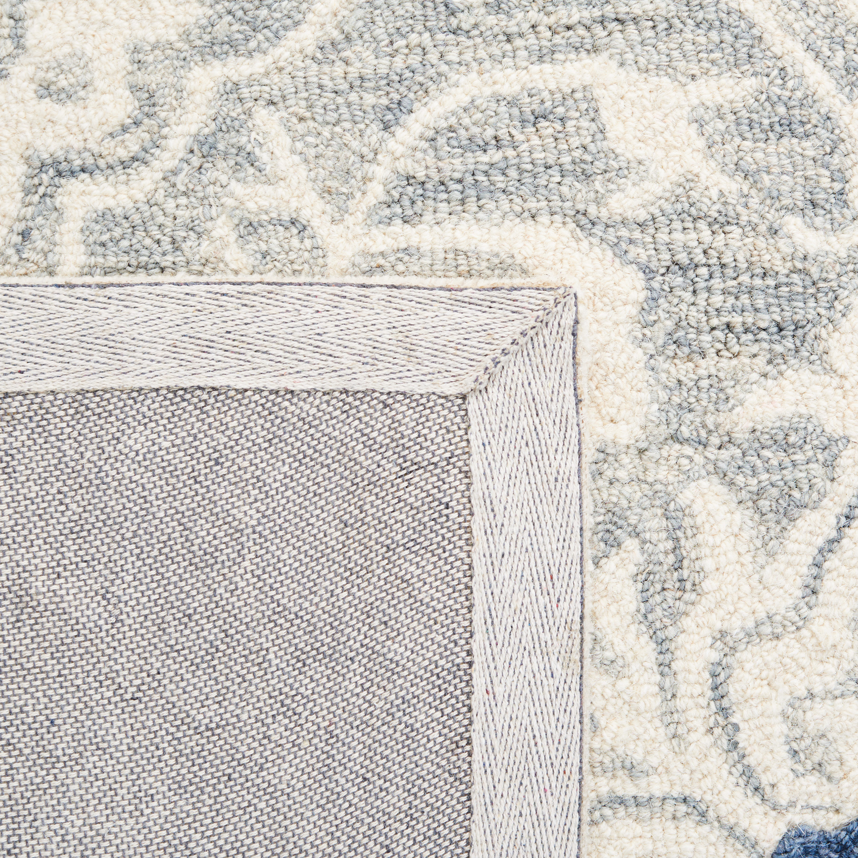 Ivory and Blue Hand-Tufted Wool Rectangular Area Rug, 5' x 8'