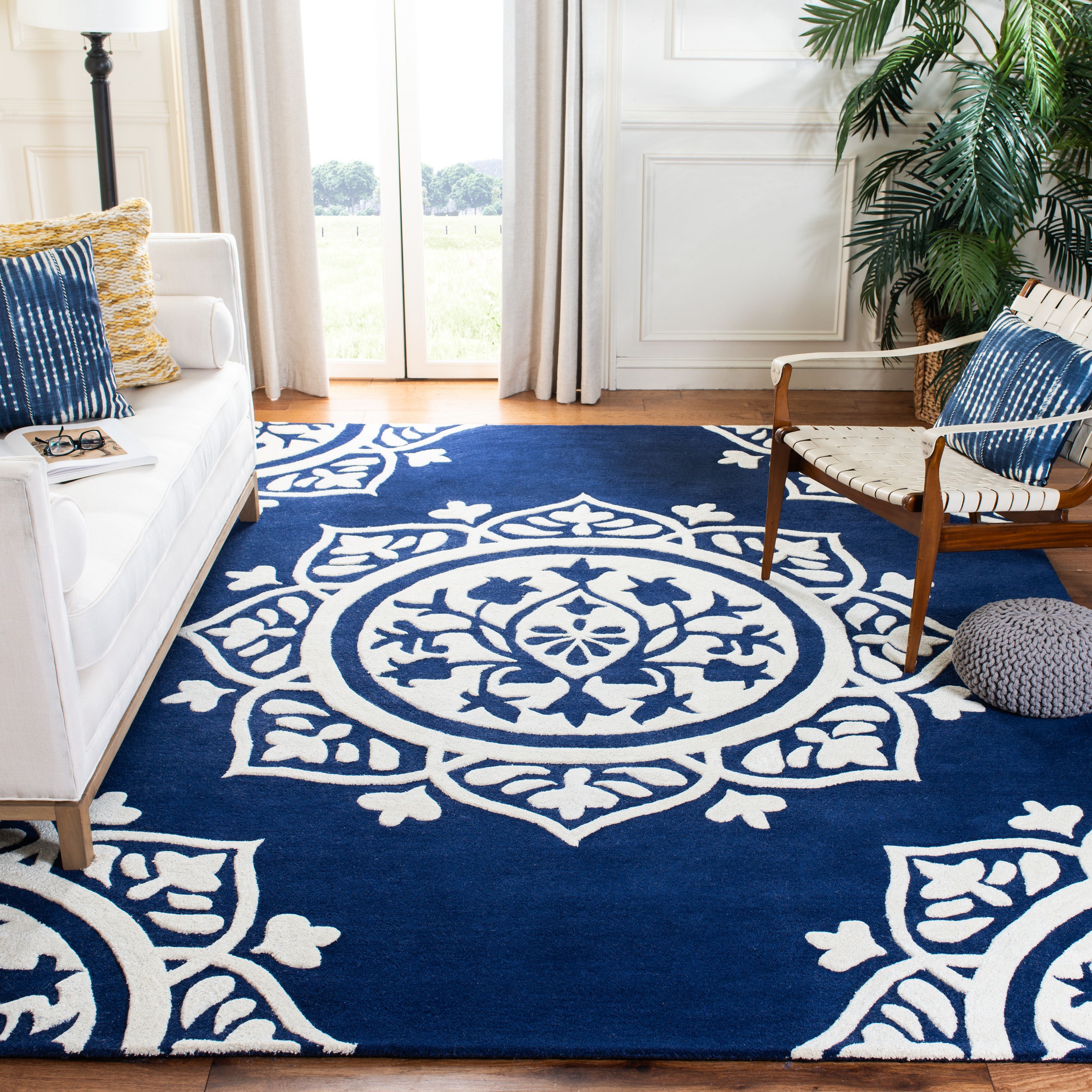Safavieh BEL136B-24 Bella Zaria 3 x 4 (ft) Tufted Wool Navy/Ivory Rectangular Indoor Medallion Farmhouse/Cottage Throw rug