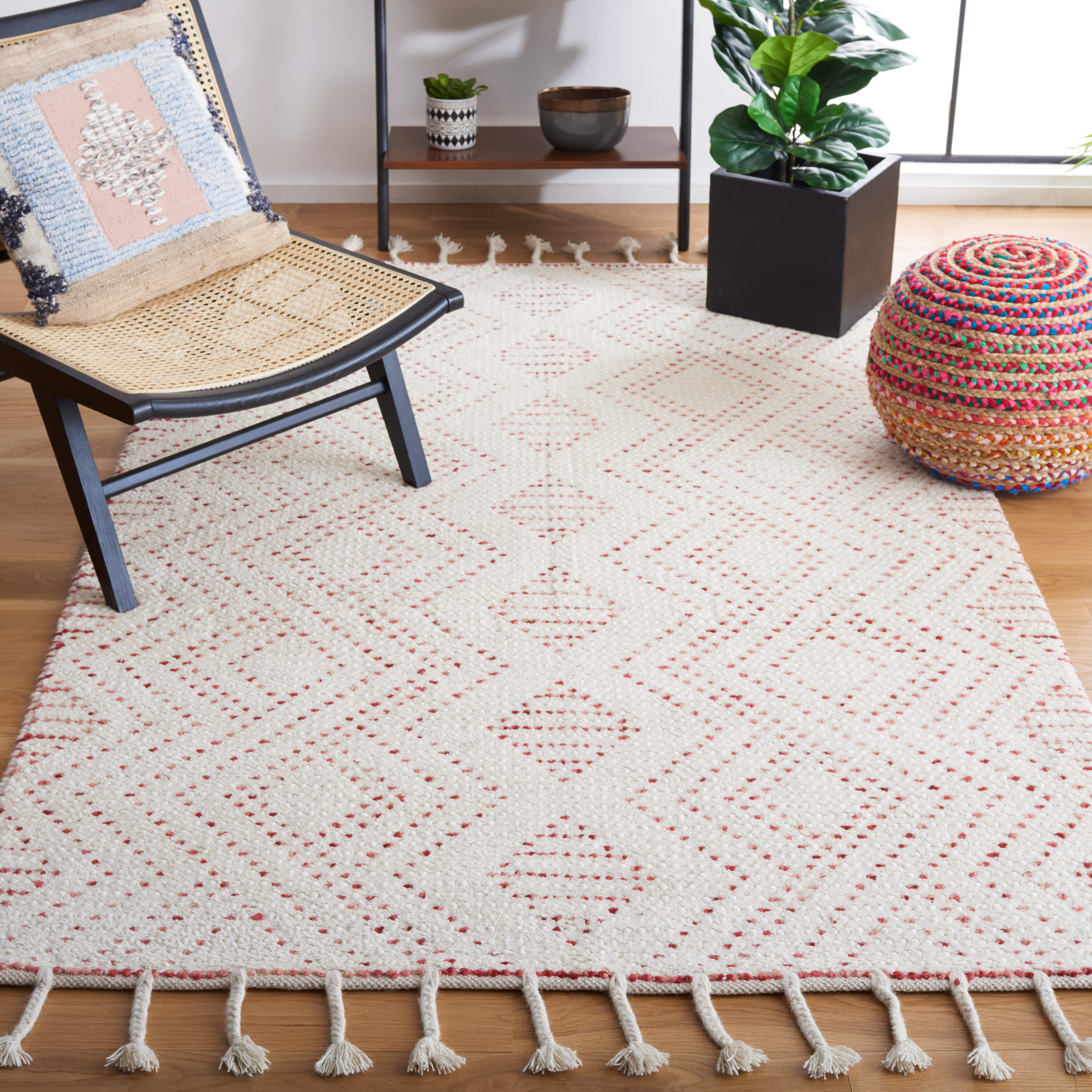  Natura 184 Ivory/Red Bohemian 5ft x 8ft Medium Rectangle Rug