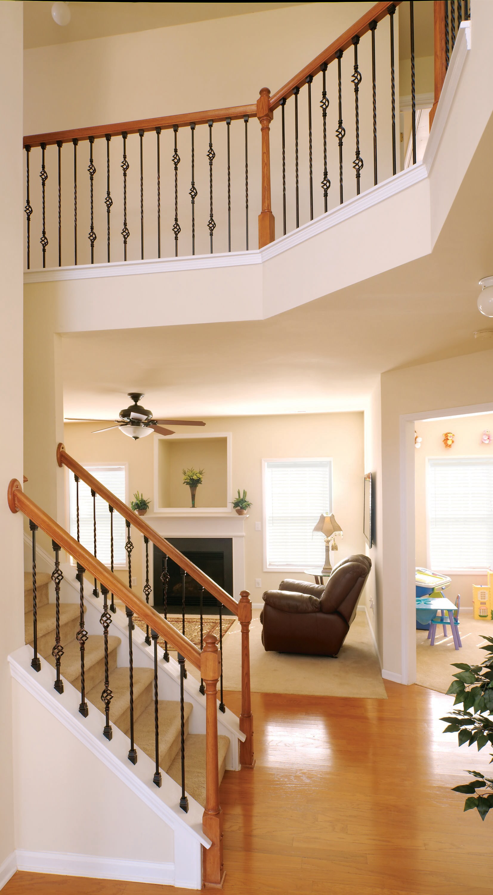 Crown Heritage 4583122FB36 Interior-Stairpart-Balusters - View #2