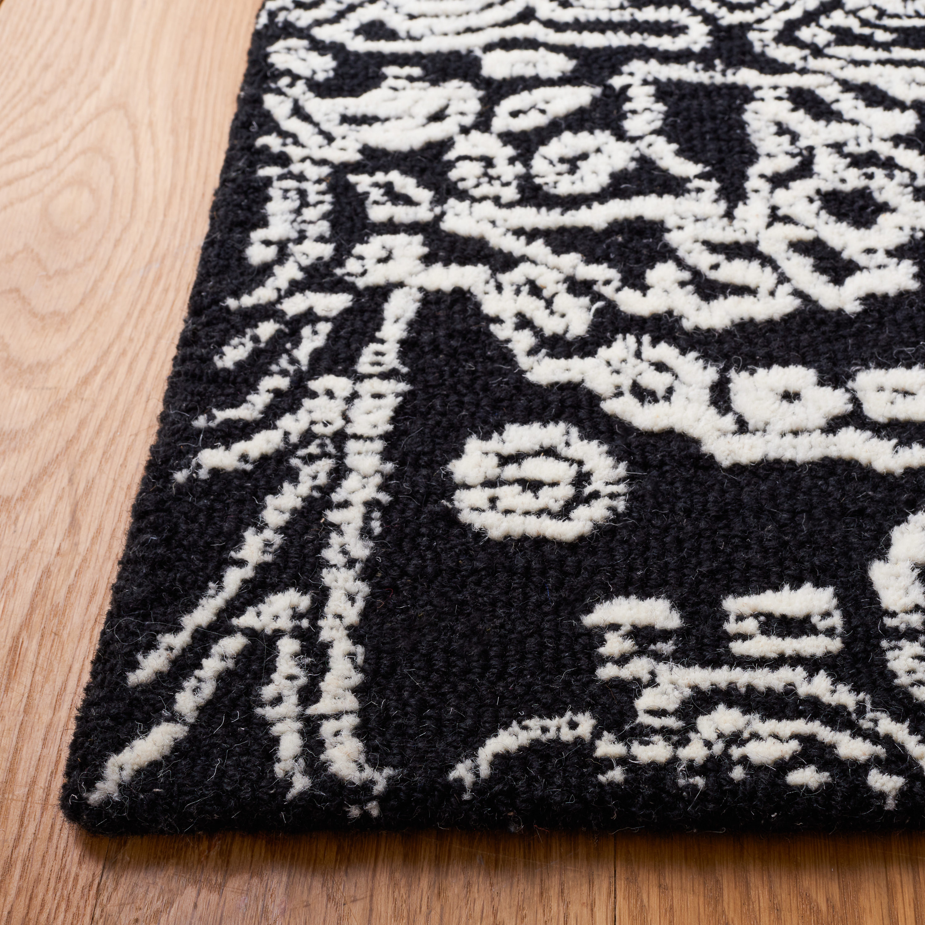 Safavieh MET993Z-4 rugs - View #3