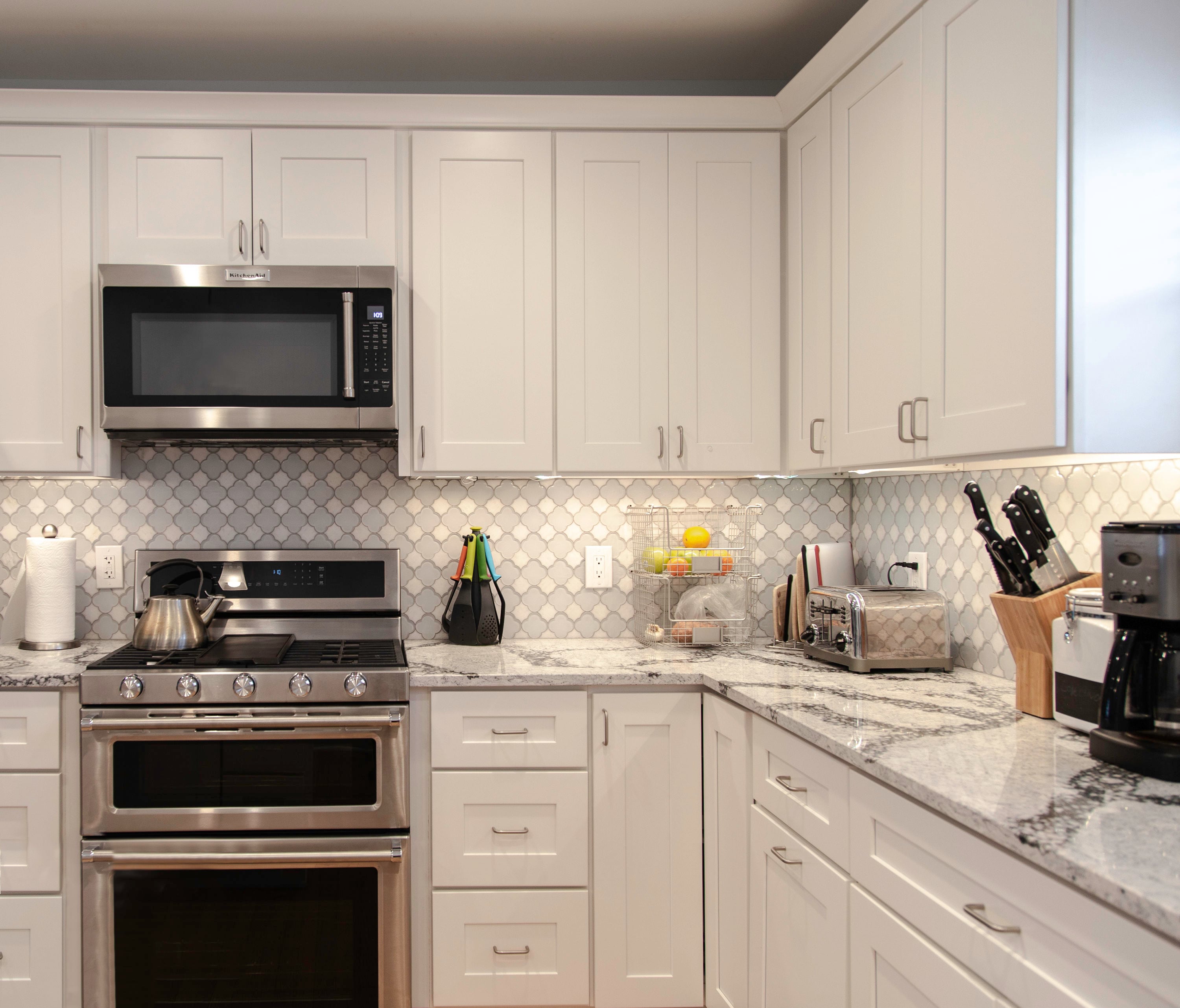 white kitchen cabinet door style