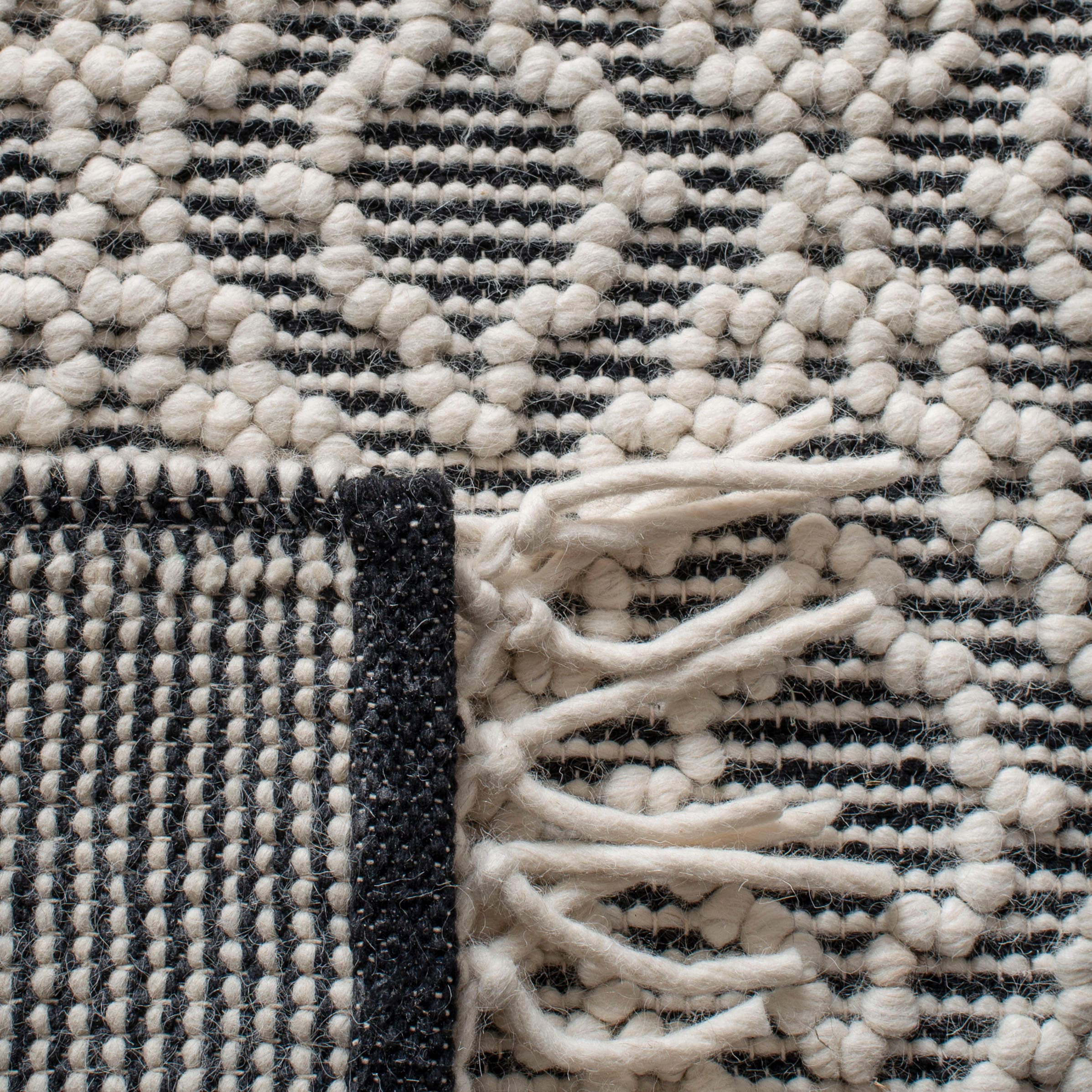 Ivory Coast Artisan 6' Square Hand-Tufted Wool Rug