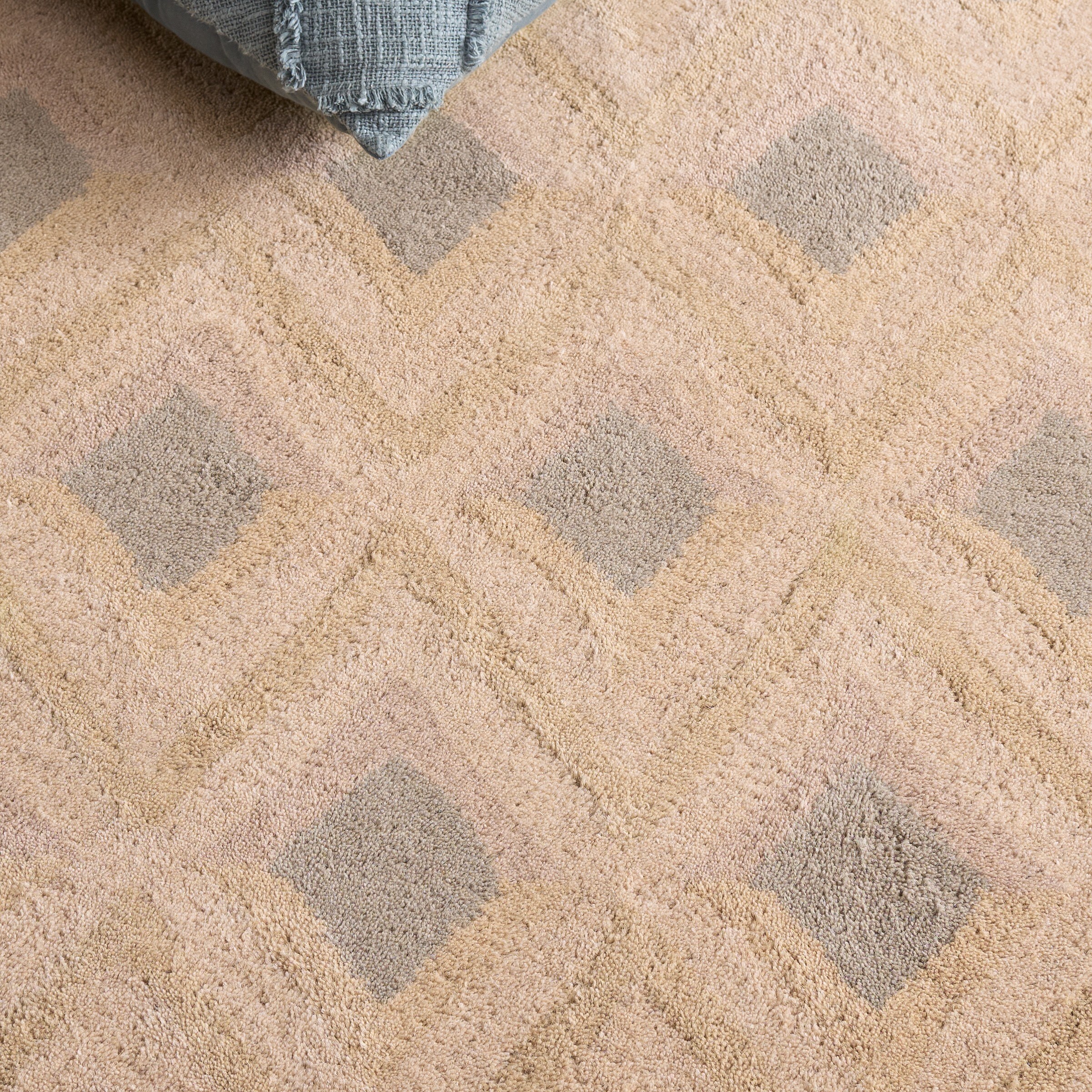 Safavieh IMR503A-4 rugs - View #4