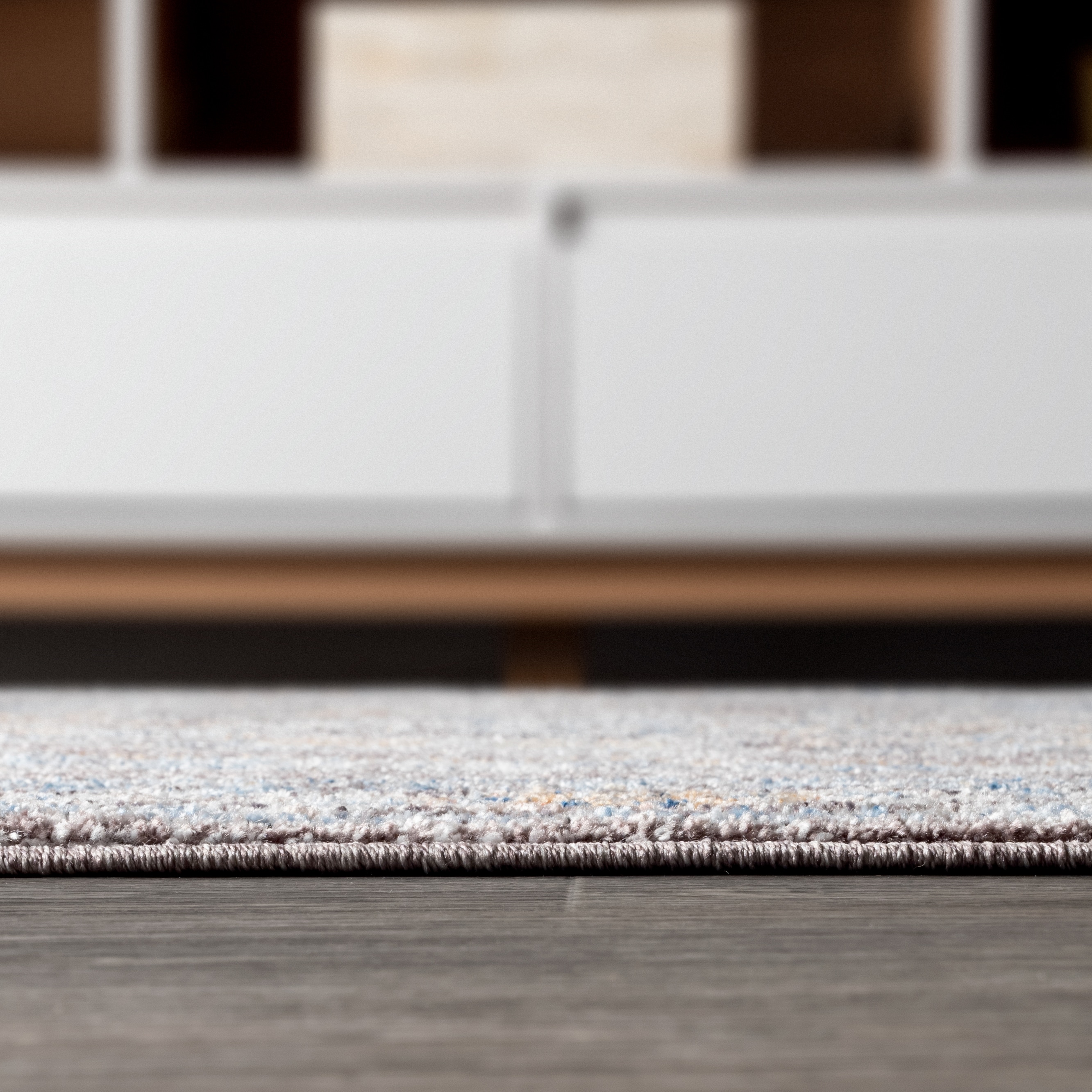 Izmit Gray Medallion 4' x 6' Synthetic Area Rug