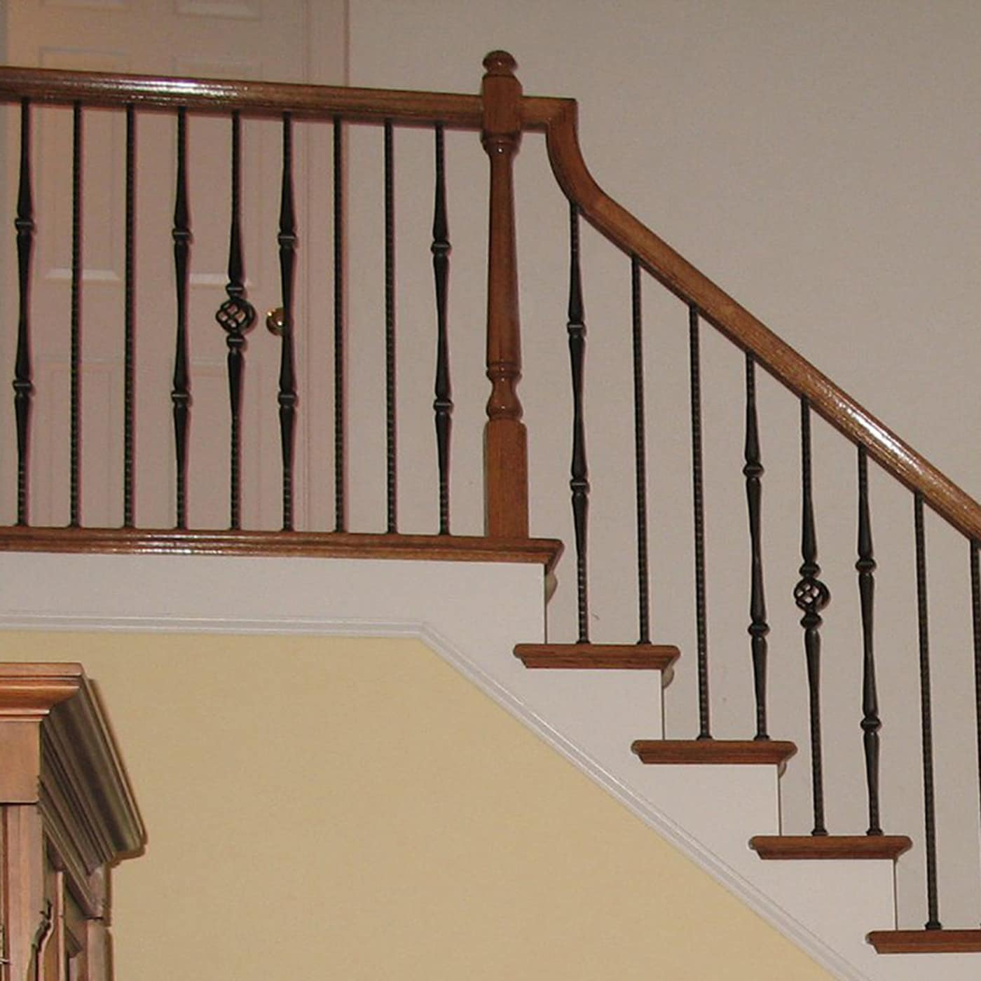 WM Coffman 801094 Interior-Stairpart-Balusters - View #2