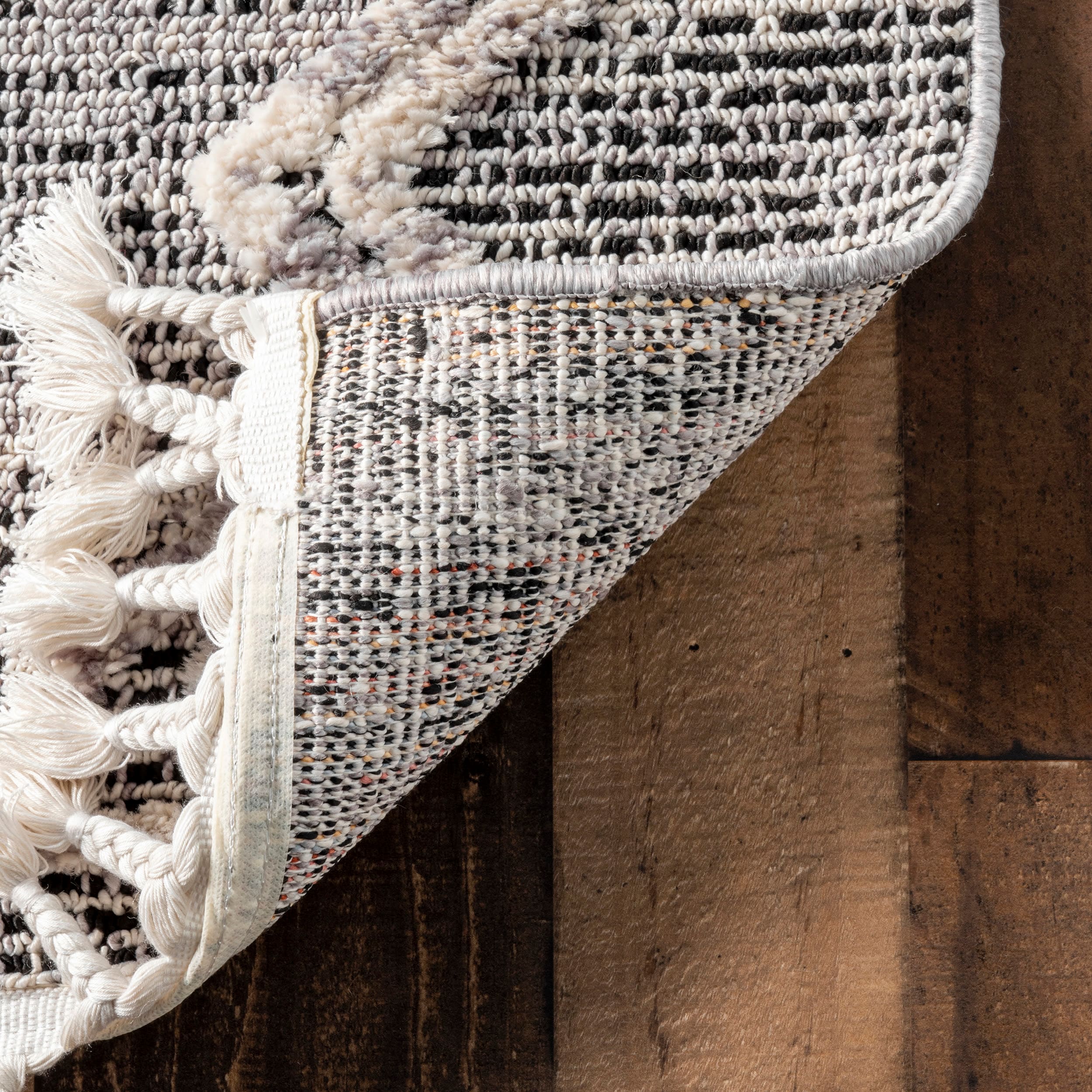 Gray Diamond Textured Tassel Area Rug, 3' x 5'