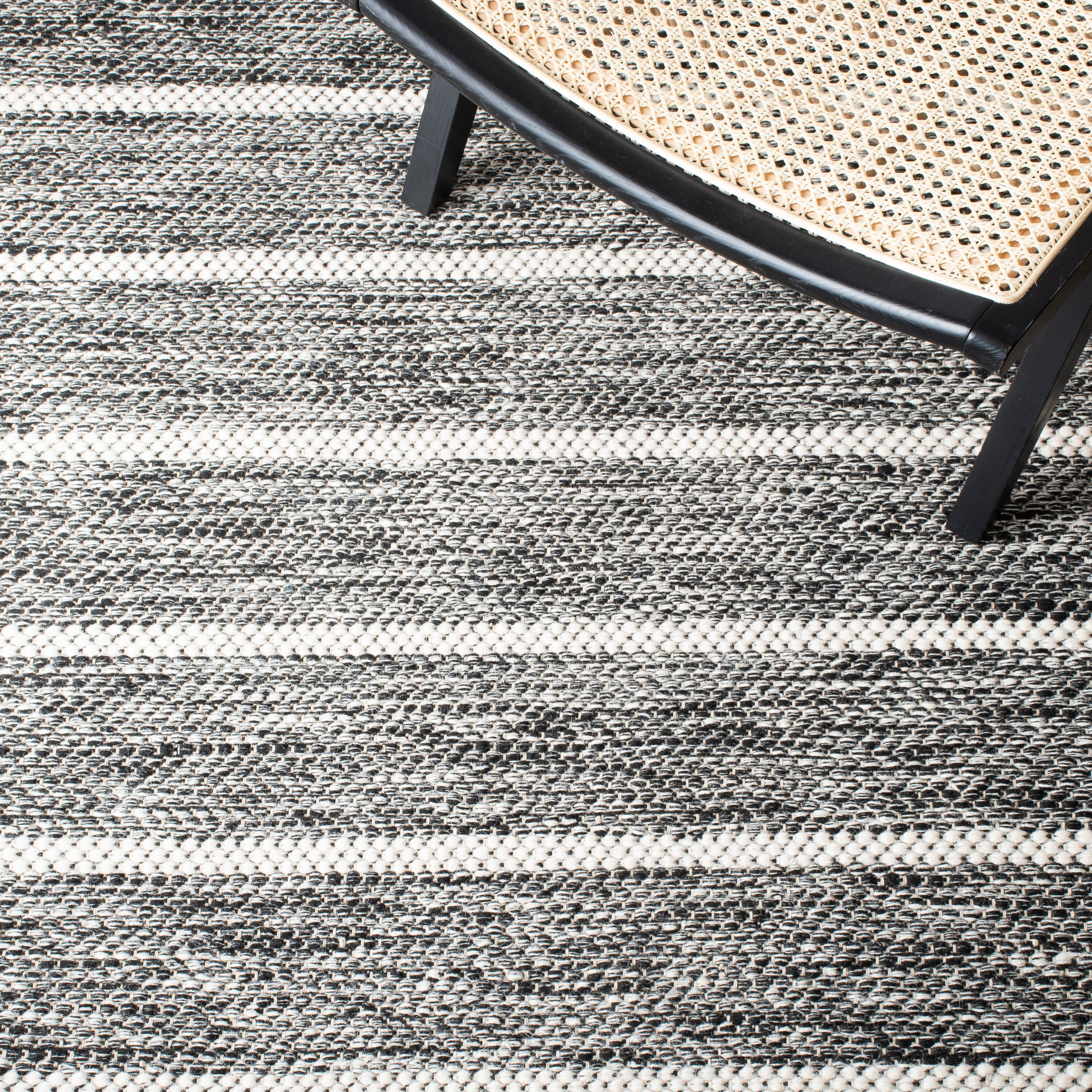 Safavieh VRM802Z-28 rugs - View #7