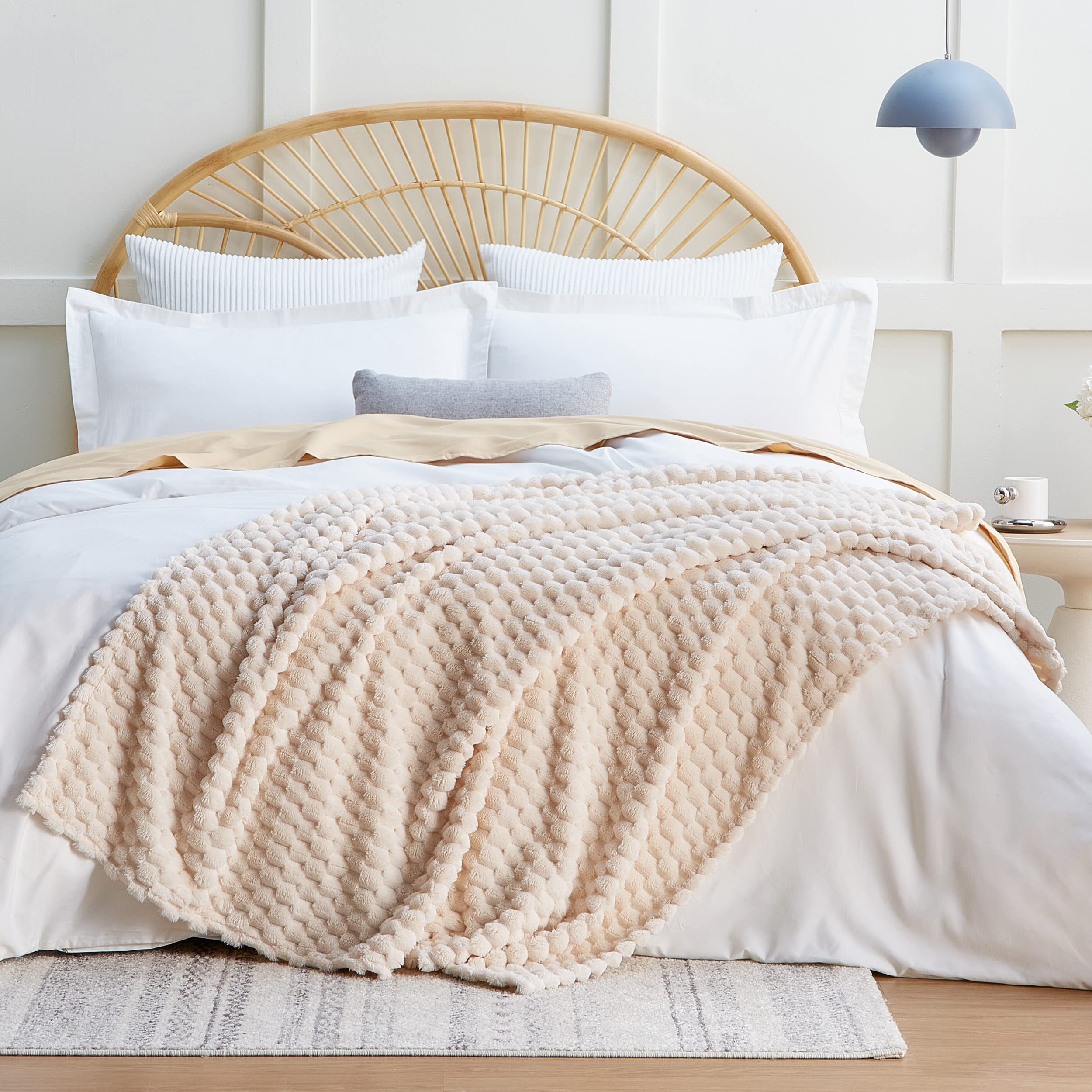PUPWE 5749848282838 Blankets-And-Throws - View #2
