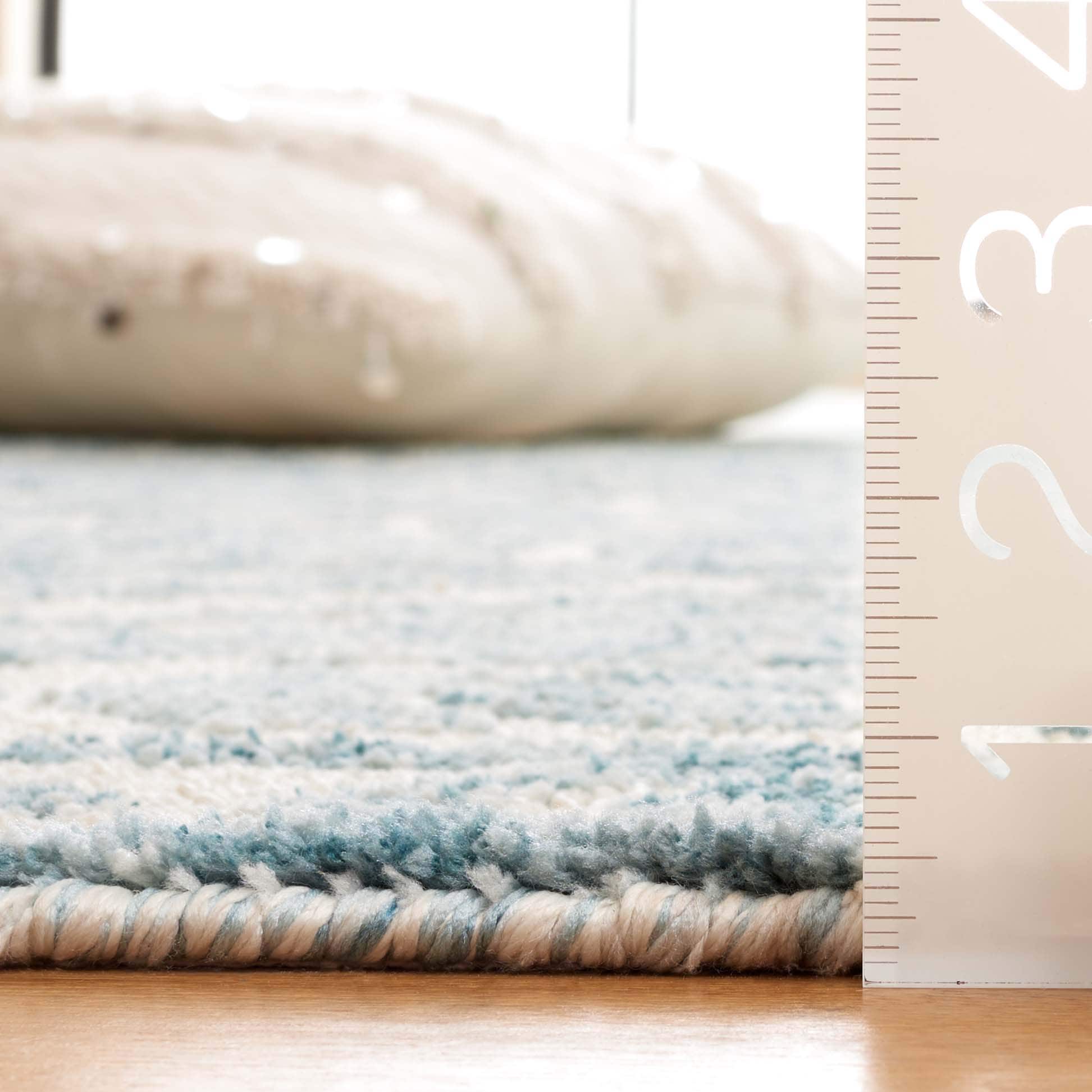 Safavieh AUD201M-5 rugs - View #4