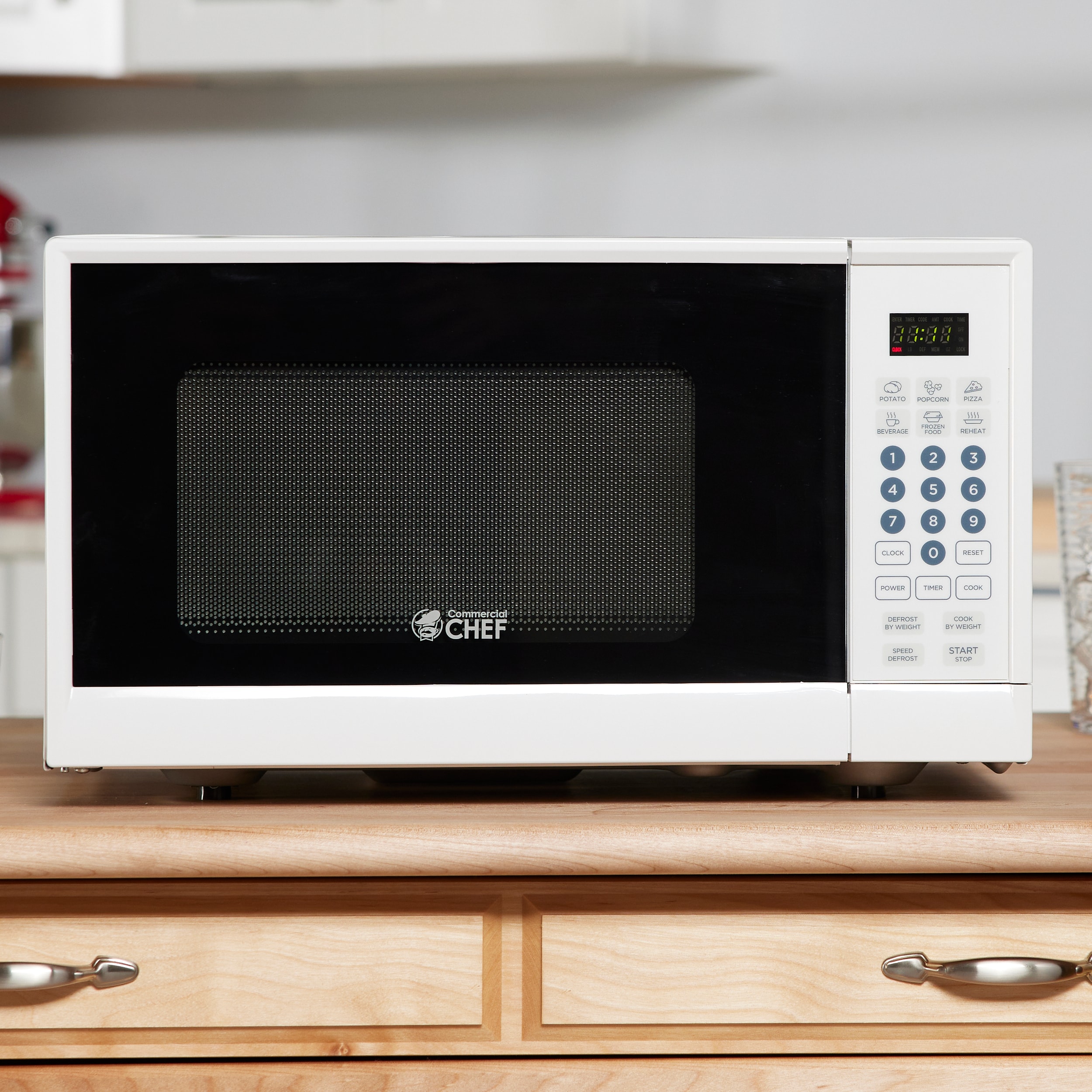 Avanti MT7V0W 18 Inch Countertop Microwave Oven with 0.7 cu. ft. Capacity,  700 Watts, Electronic Control Panel, 10 Microwave Power Levels, and Child  Safety Lock: White