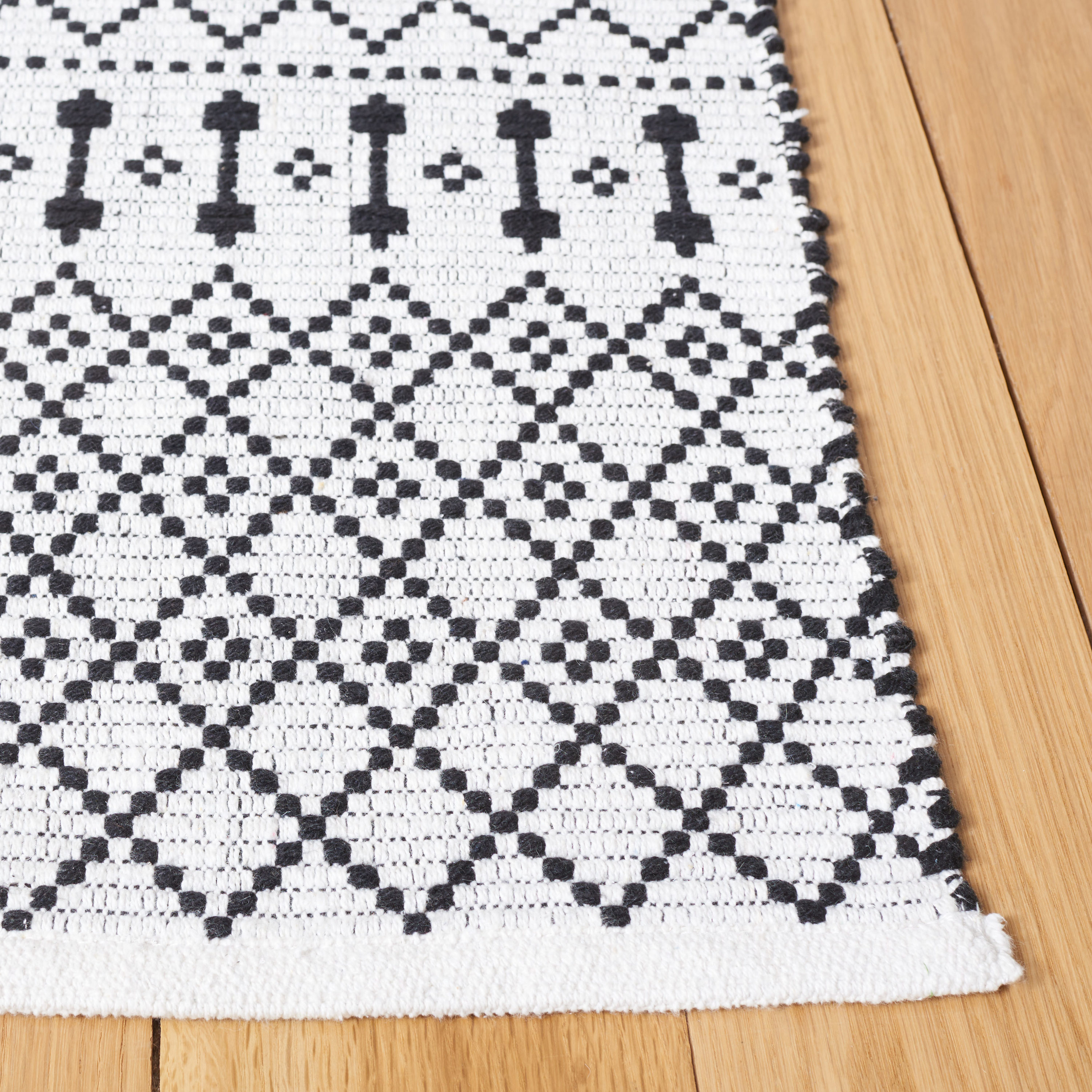 Bohemian Black and Ivory Handwoven Kilim Area Rug - 8' x 10'