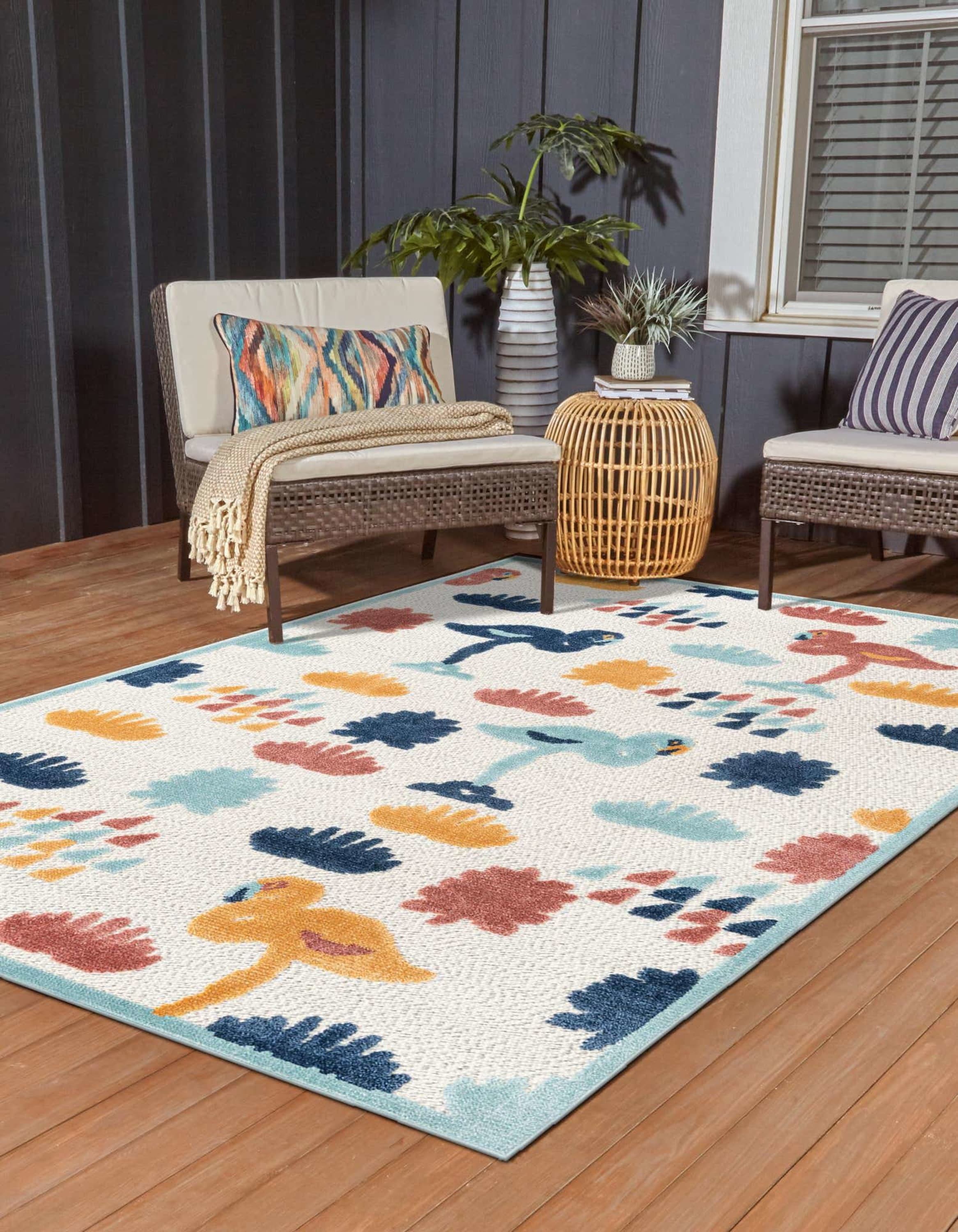 Belize Bliss White Floral 7'x10' Synthetic Outdoor Rug