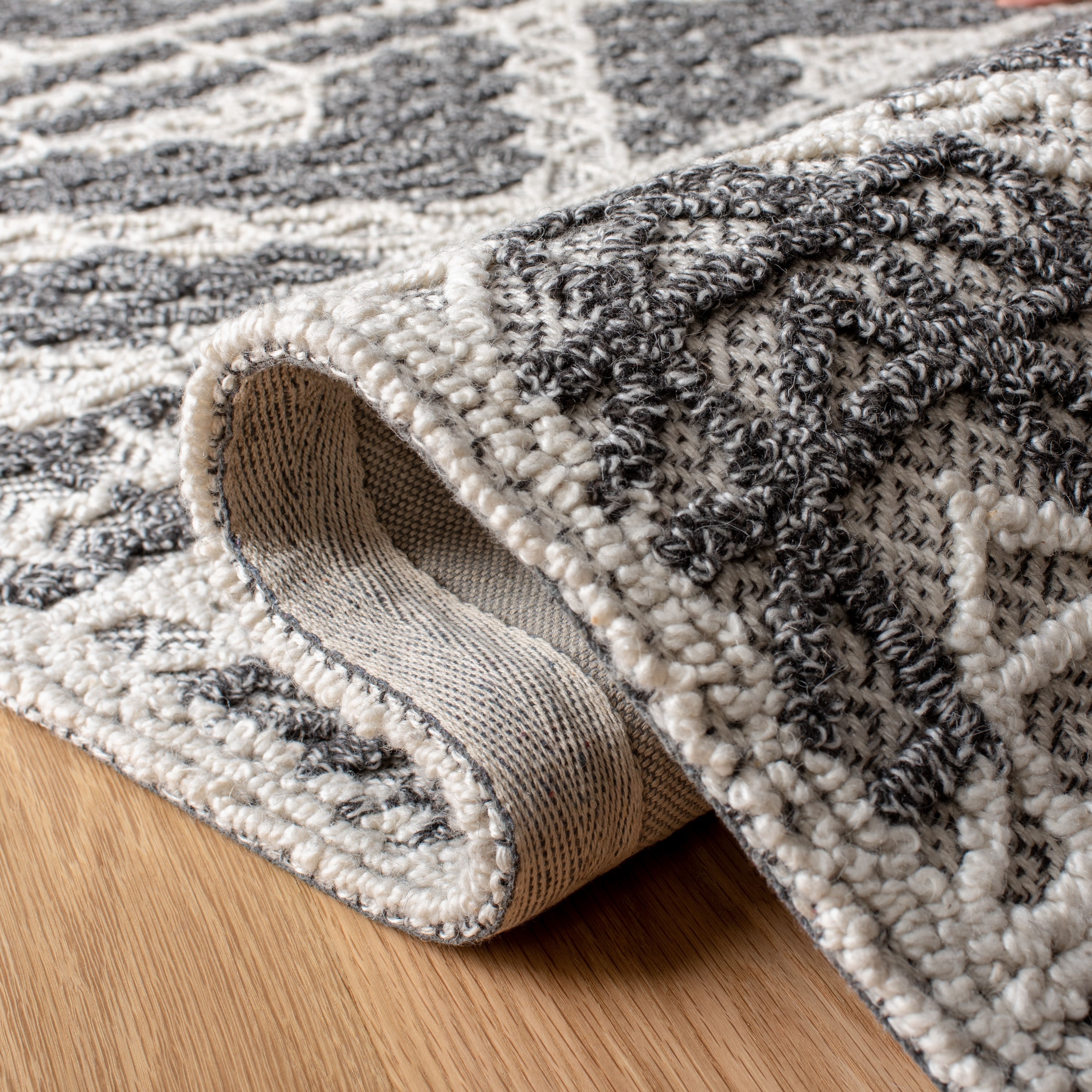 Hand-Tufted Gray and Charcoal Wool Rectangular Area Rug 4' x 6'