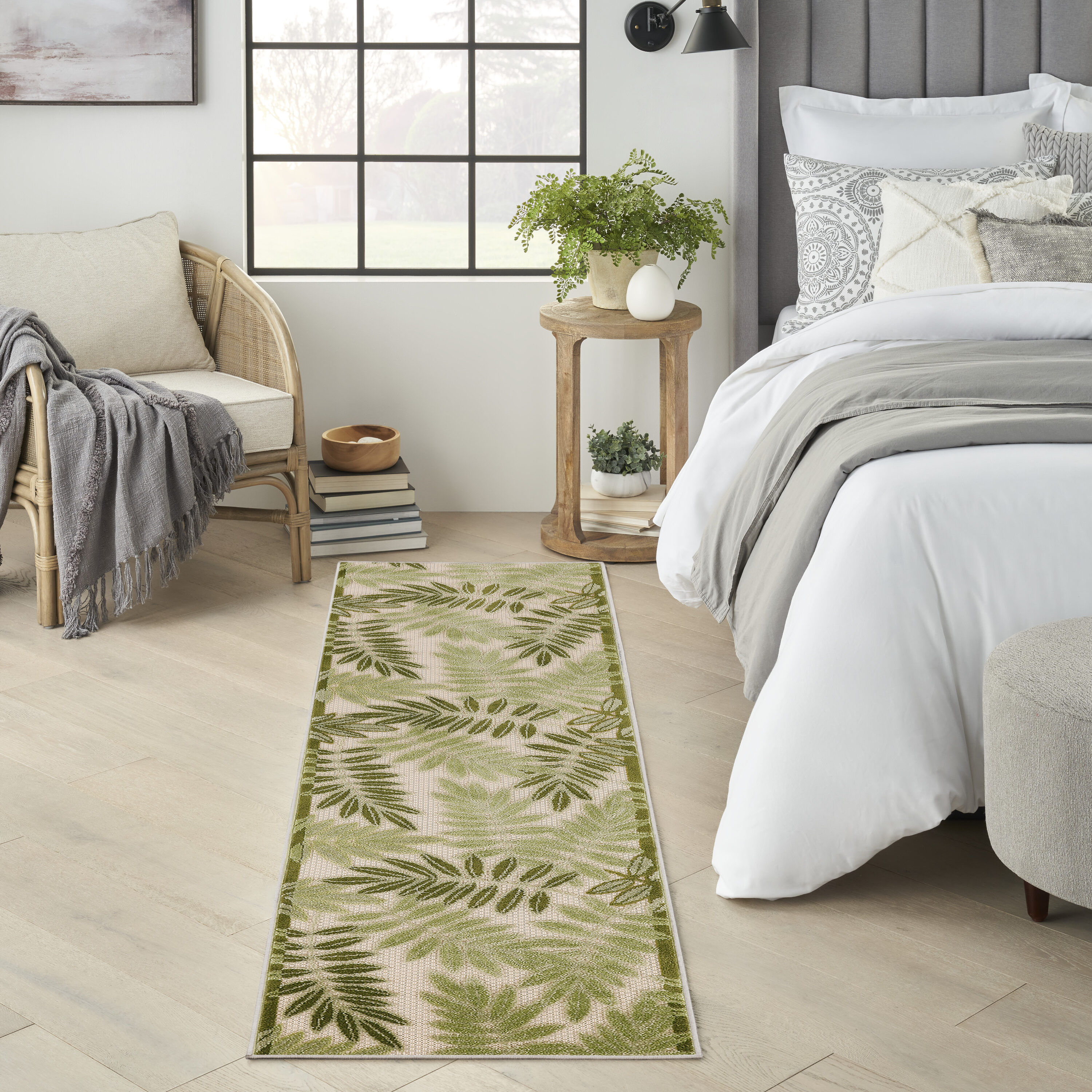 Nourison Home 099446953247 2 x 6 (ft) Loomed Polypropylene Ivory Green Rectangular Indoor/Outdoor Floral/Botanical Tropical Runner rug