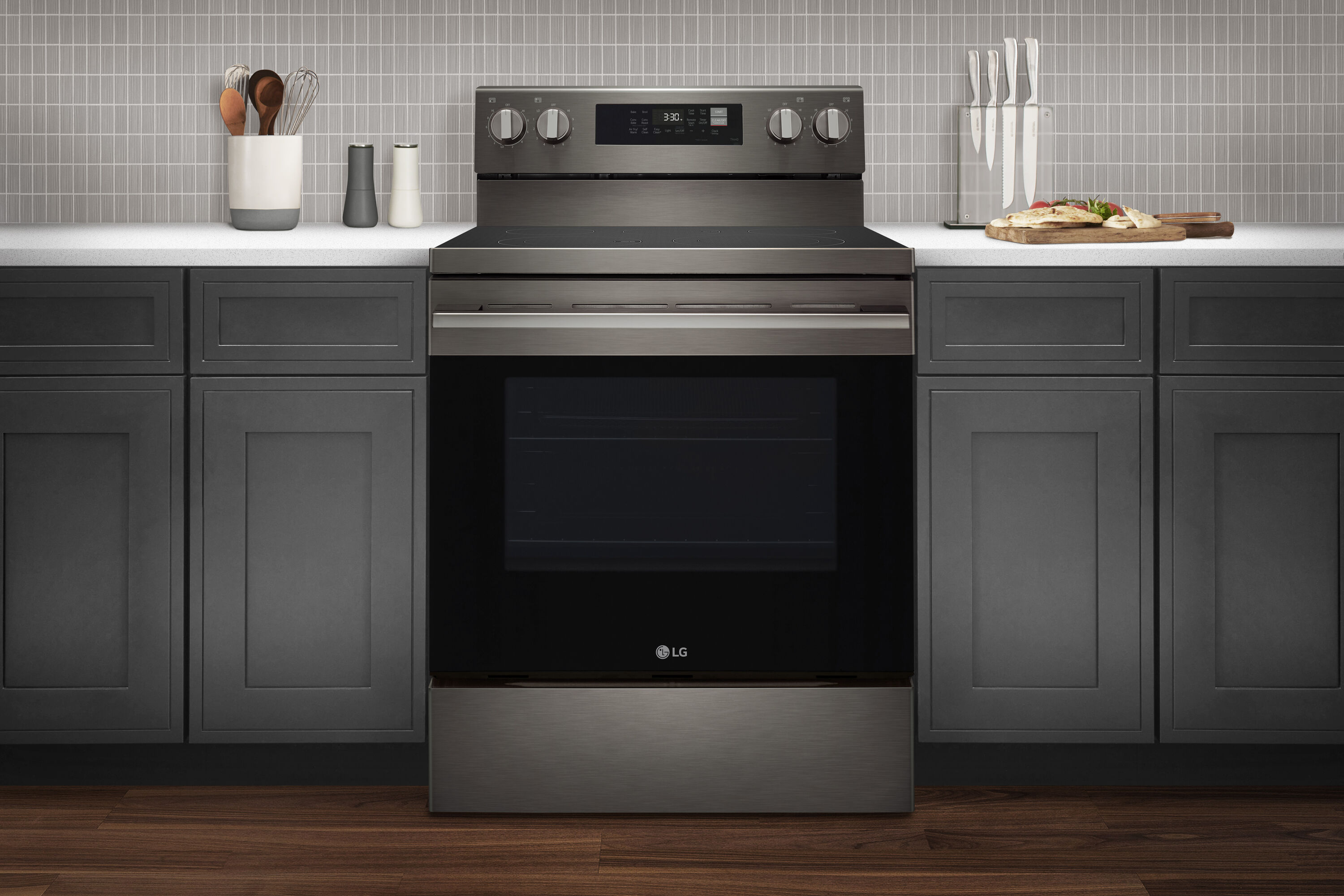 LG LREN6323ZE Freestanding-Electric-Ranges - View #3